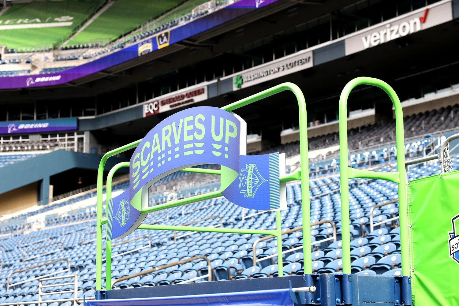 seattle-sounders-scarves-up-experience-large-scarf-detail.jpg
