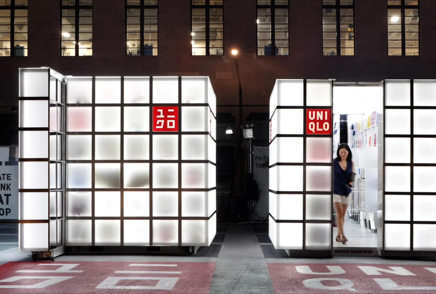 uniqlo-pop-up-with-shopper.jpg