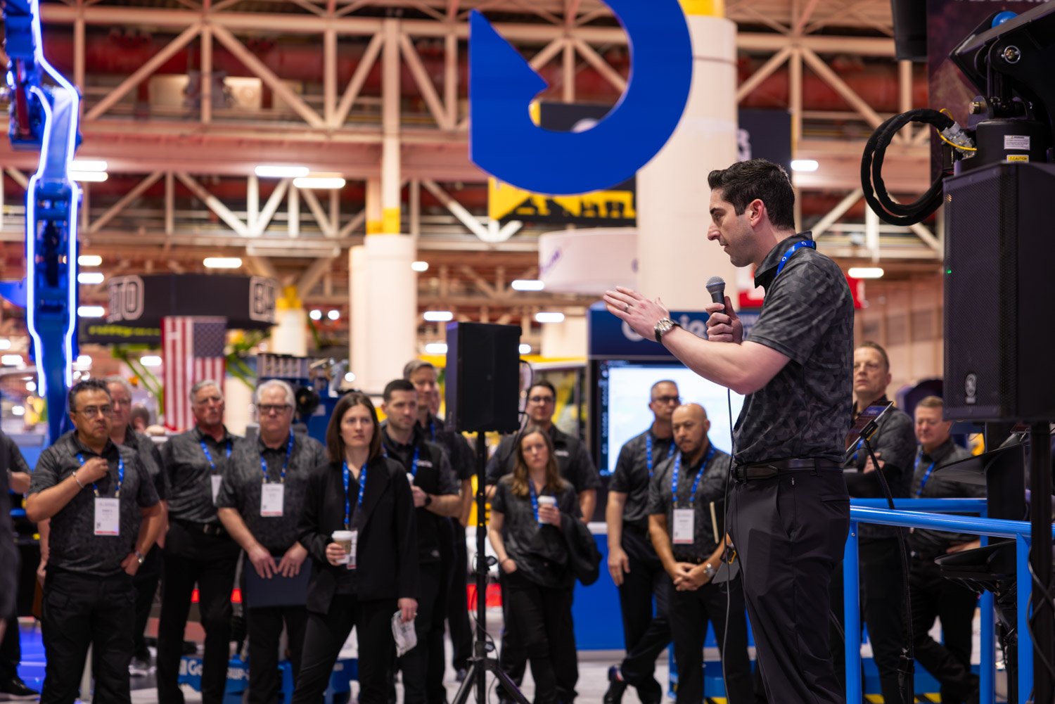 genie-at-ara-tradeshow-meeting.jpg
