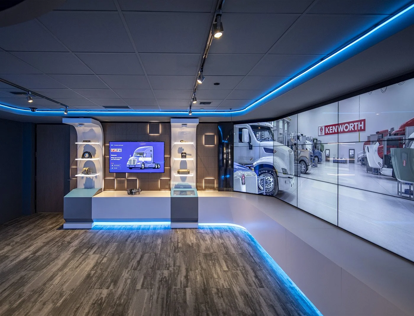 paccar-technology-center-truck-configuration-interactive-screens.jpg