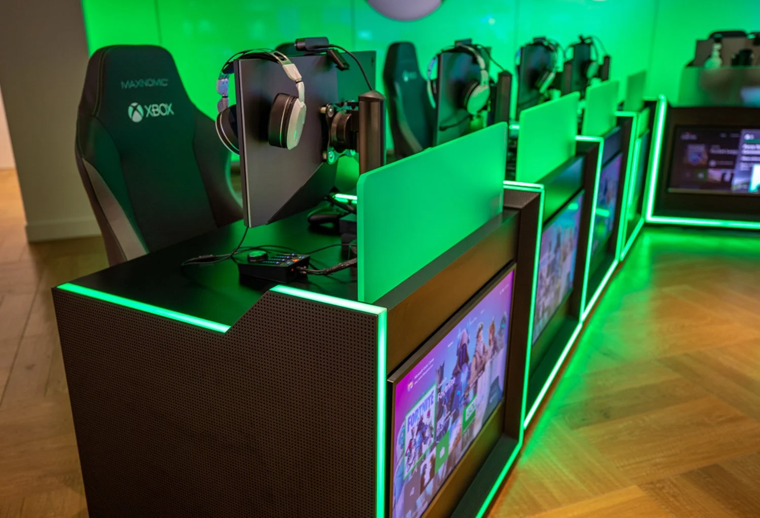 xbox-gaming-pods-desk-stations.jpg