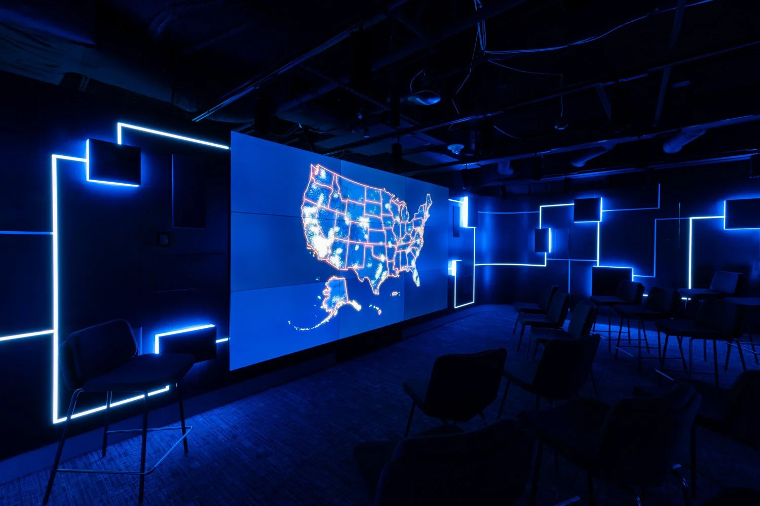 microsoft-digital-transformation-showcase-theater.jpg