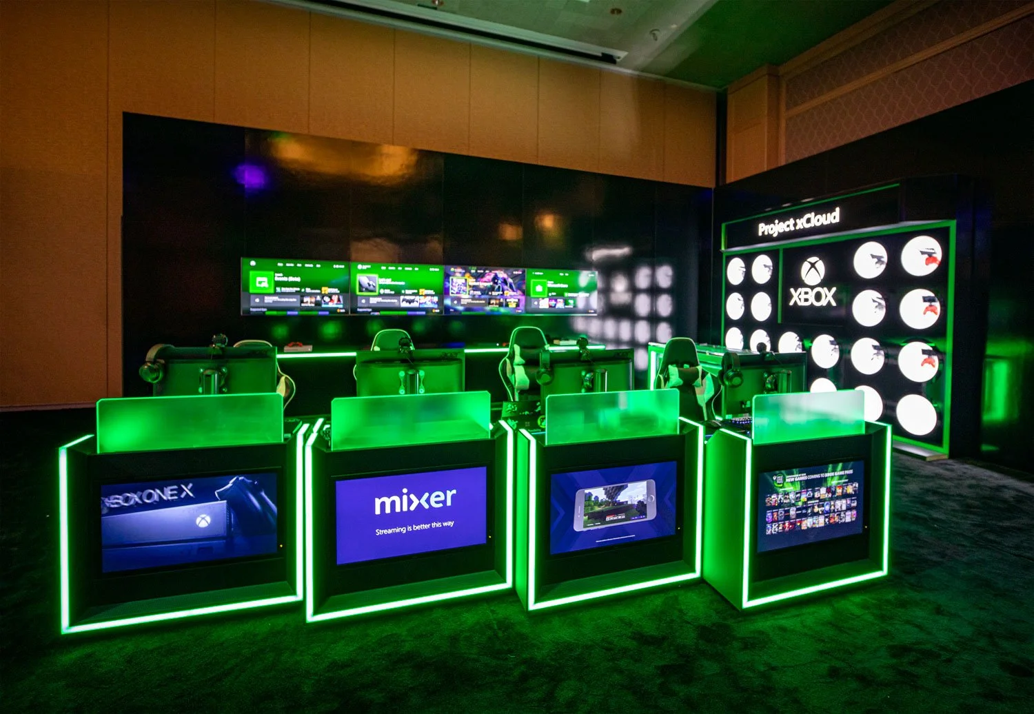 microsoft-store-annual-meeting-custom-xbox-desks.jpg