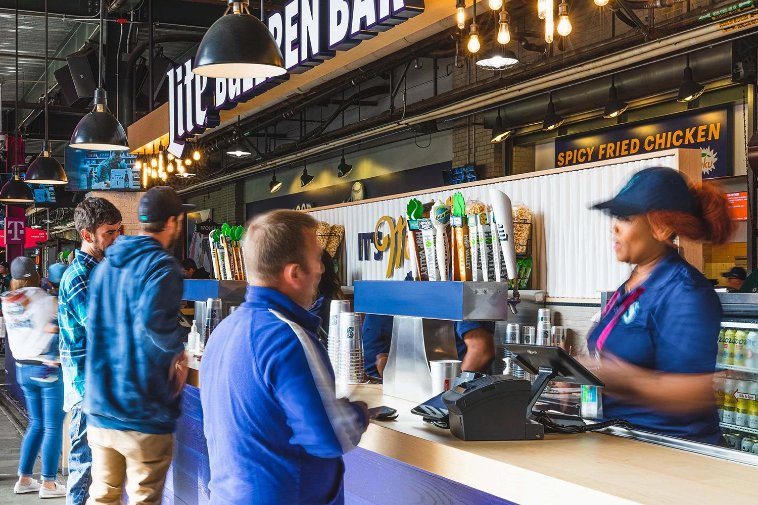 seattle-mariners-concessions-miller-lite-bullpen-bar.jpg