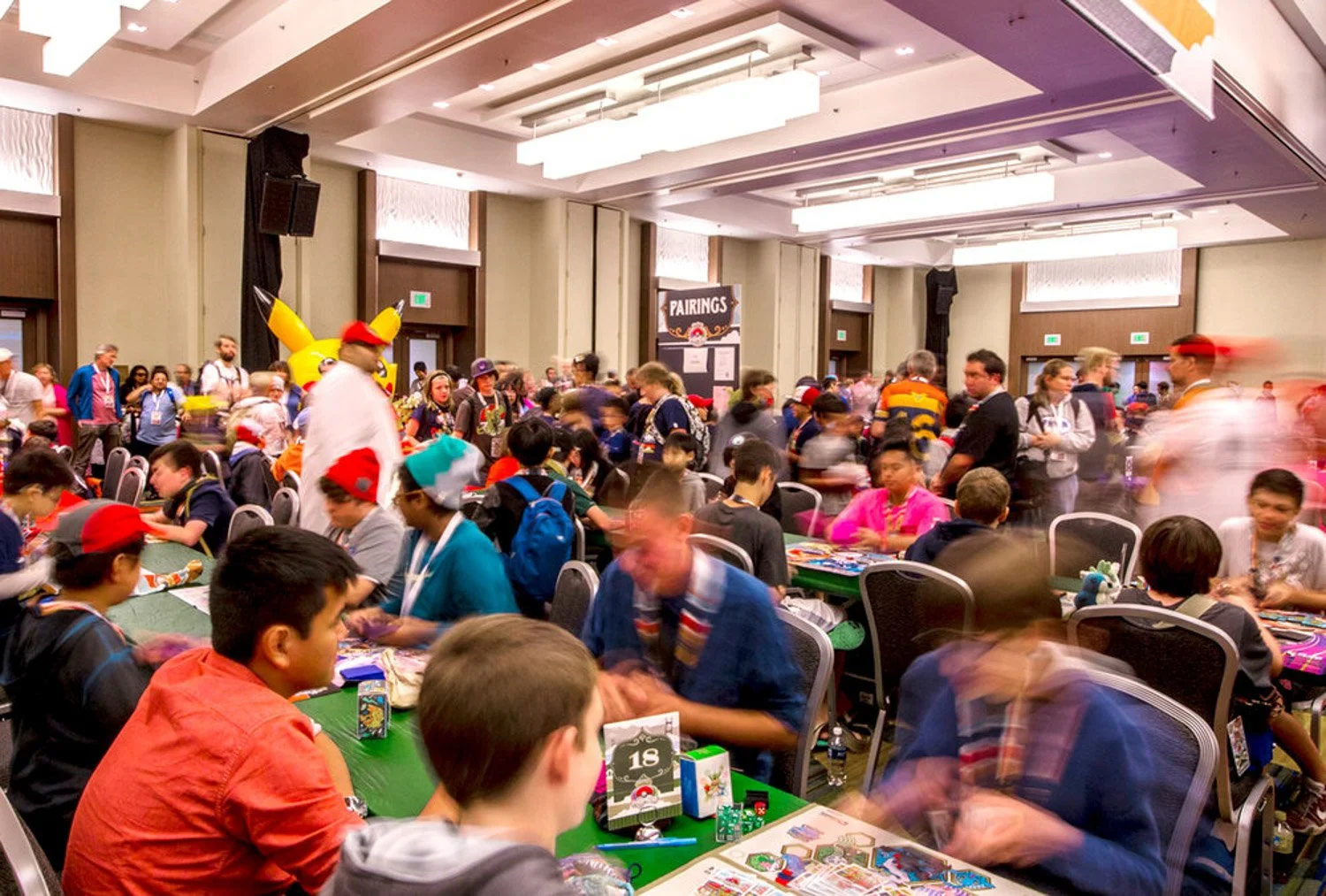 pokémon-world-championships-fans-trading-cards.jpg