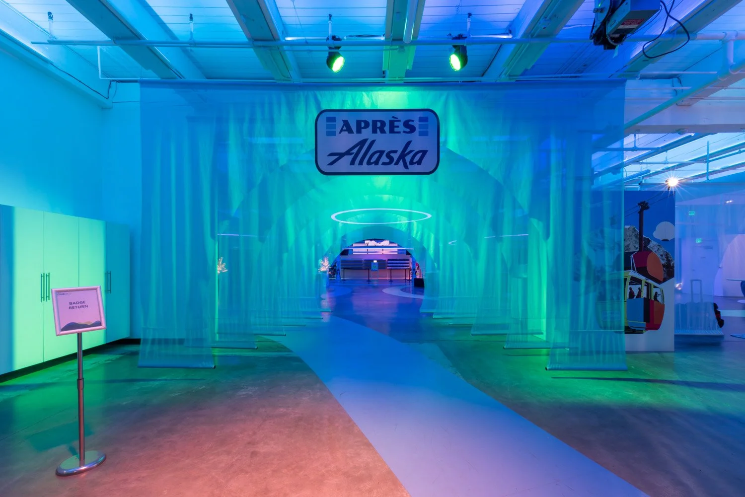 alaska-aprés-experience-entry-arch.jpg