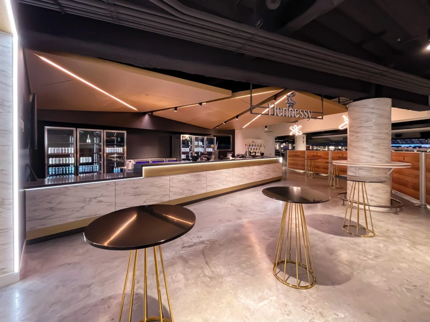 hennessy-bar-at-climate-pledge-gathering-area.jpg