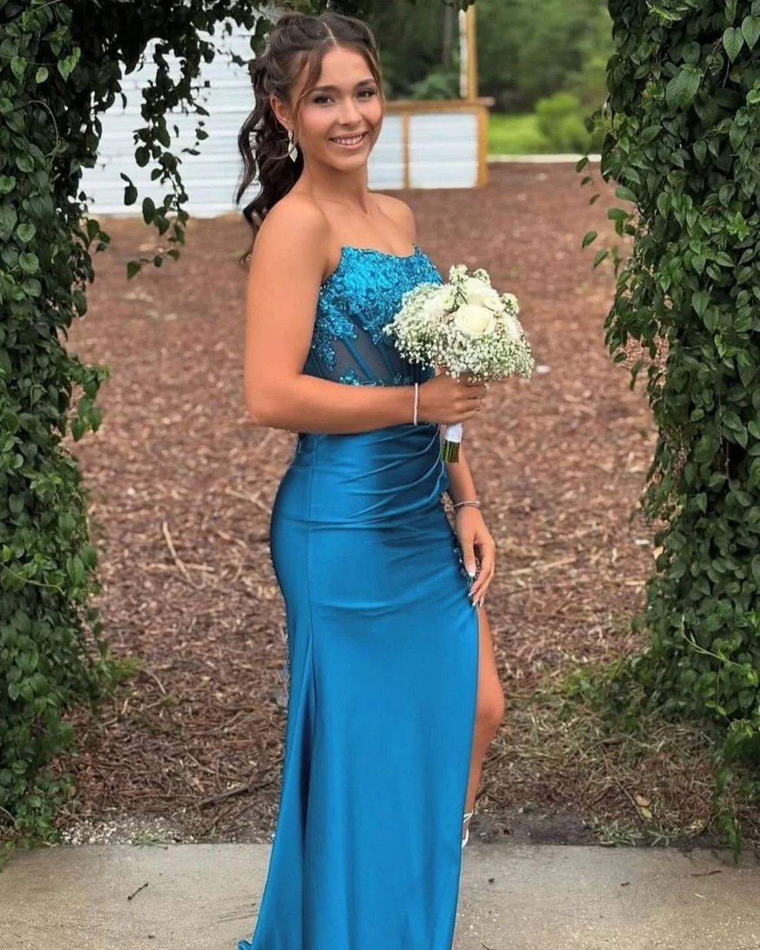 Because the perfect prom look takes time&mdash;and a little retail therapy 💅🛍️