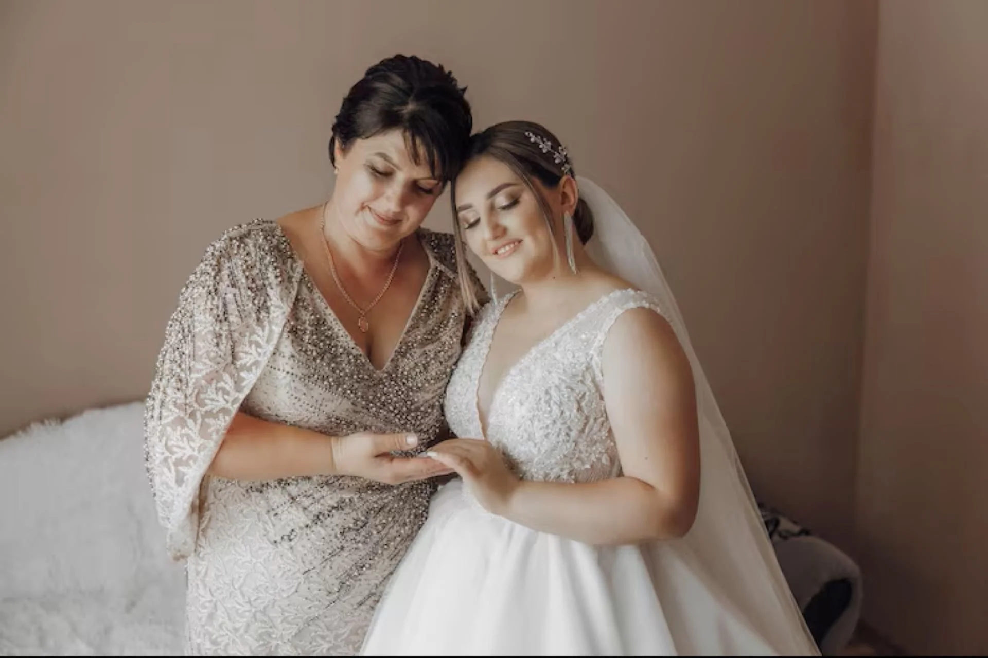 What to Consider When Shopping Mother of the Bride Dresses in Spring