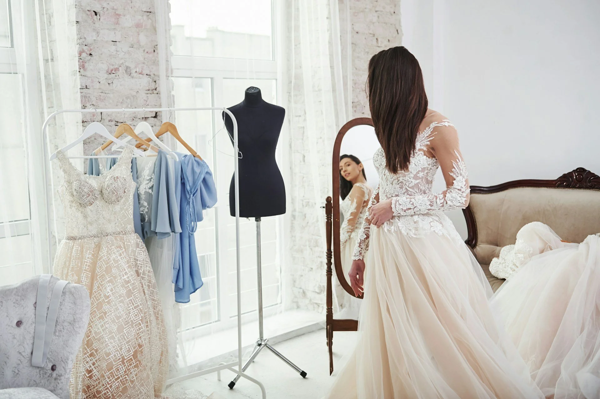 What to Know Before Booking Your Spring Bridal Appointment