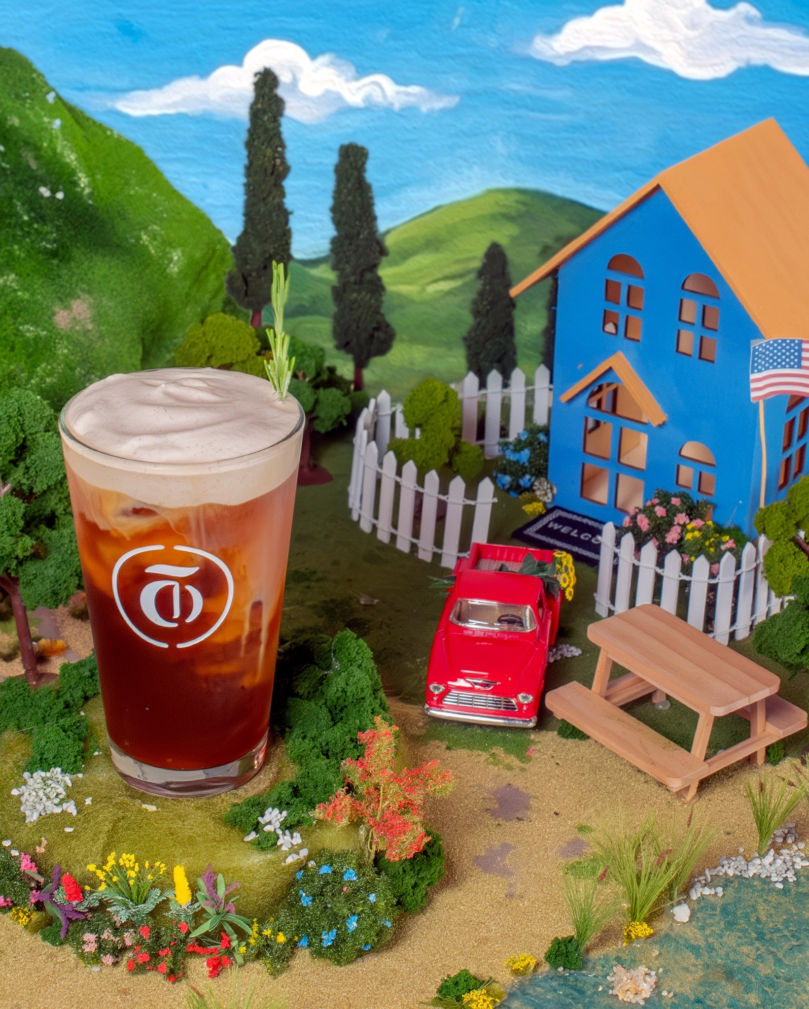 Washington is famous for growing the best apples in the country and pioneering American coffee culture, making the Evergreen Apple Pie at @trilogycoffee the ultimate Pacific Northwest tribute! It beautifully blends smooth Trilogy cold brew coffee wit
