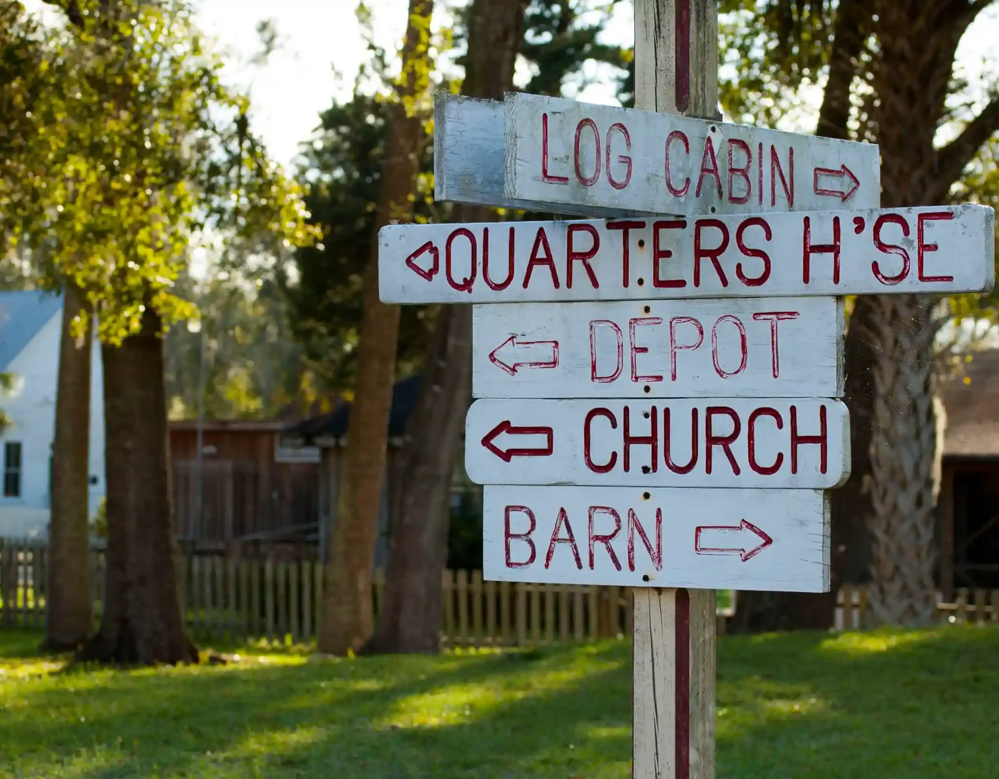 The Barberville Pioneer Settlement is an immersive, open-air living history village. Featuring authentic historical structures and traditional artisans, it provides a vivid, hands-on look at early Florida pioneer life.