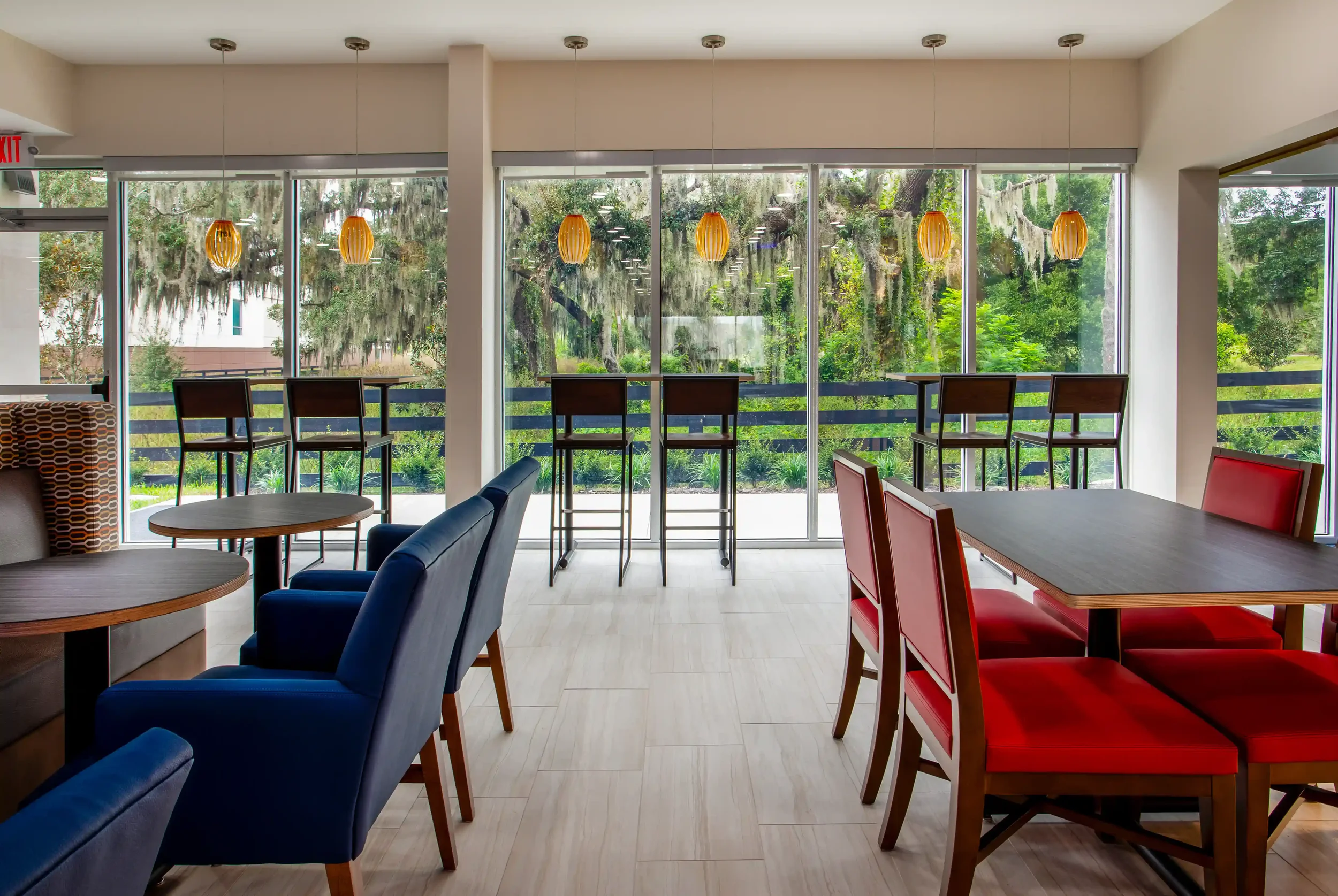 DeLand Holiday Inn Express-web - 01.webp