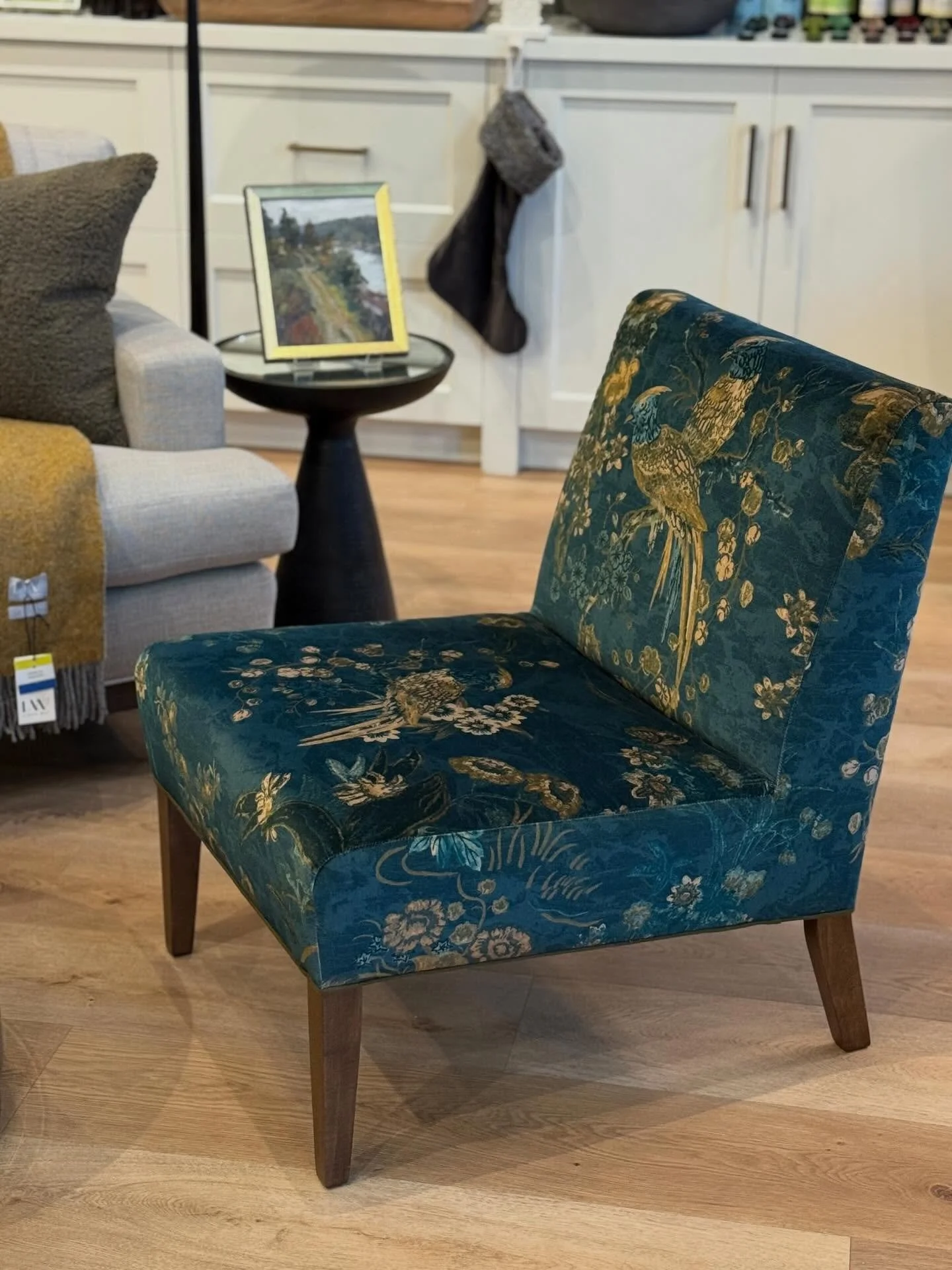 Making spirits bright✨

It&rsquo;s a race to the finish line as we complete as many furniture and project deliveries as we can before Christmas, including this stunning velvet slipper chair on its way to one of our wonderful clients in BC. 

#racetot