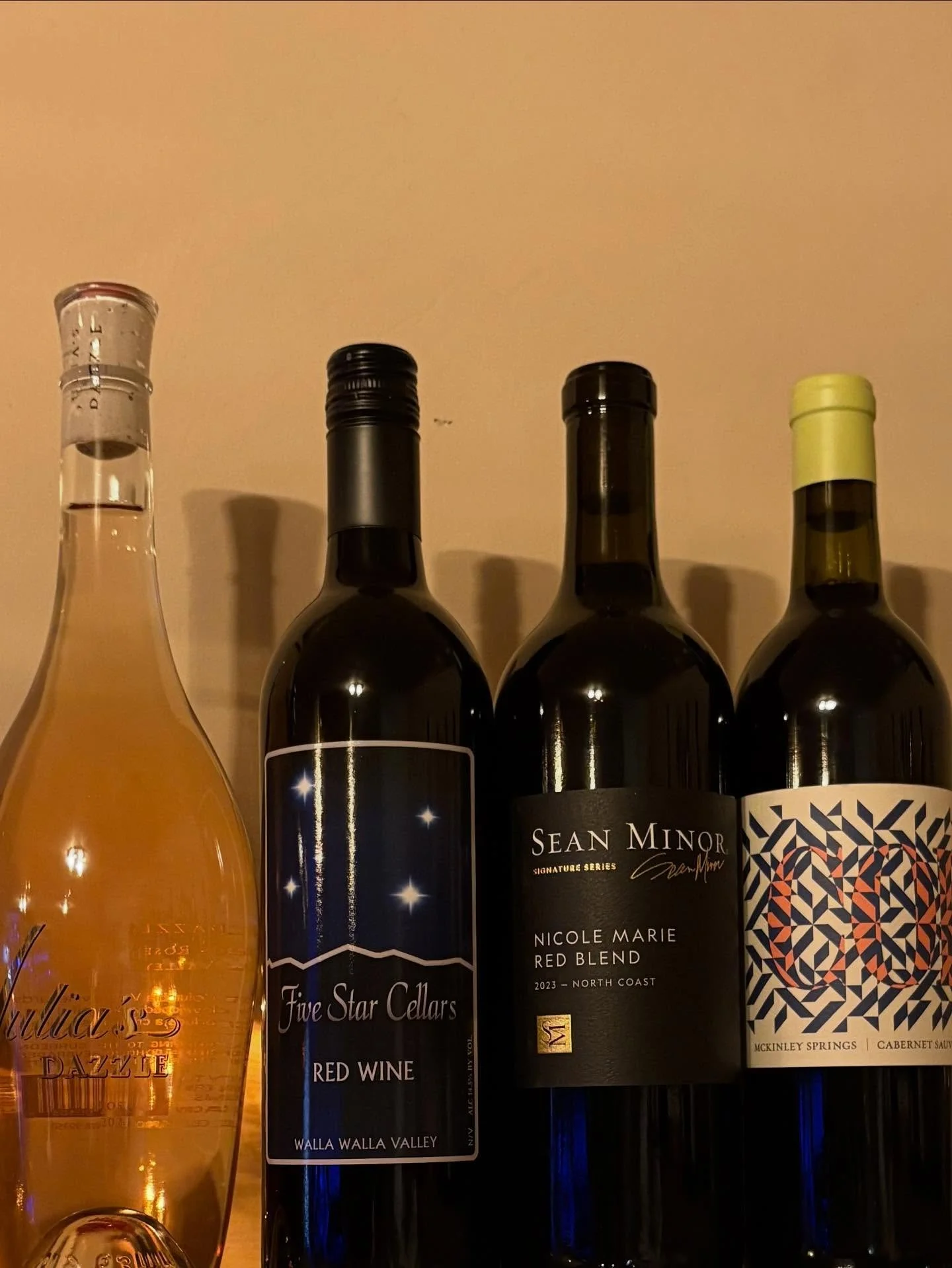 This week in the wine room, we&rsquo;re pouring @long.shadows Julia&rsquo;s Dazzle Ros&eacute;, @fivestarcellars Red Wine, @seanminorwines Red Blend, and @corcellars Cabernet Sauvignon!

Join us at Ernie&rsquo;s this Wednesday from 4&ndash;7pm to tas