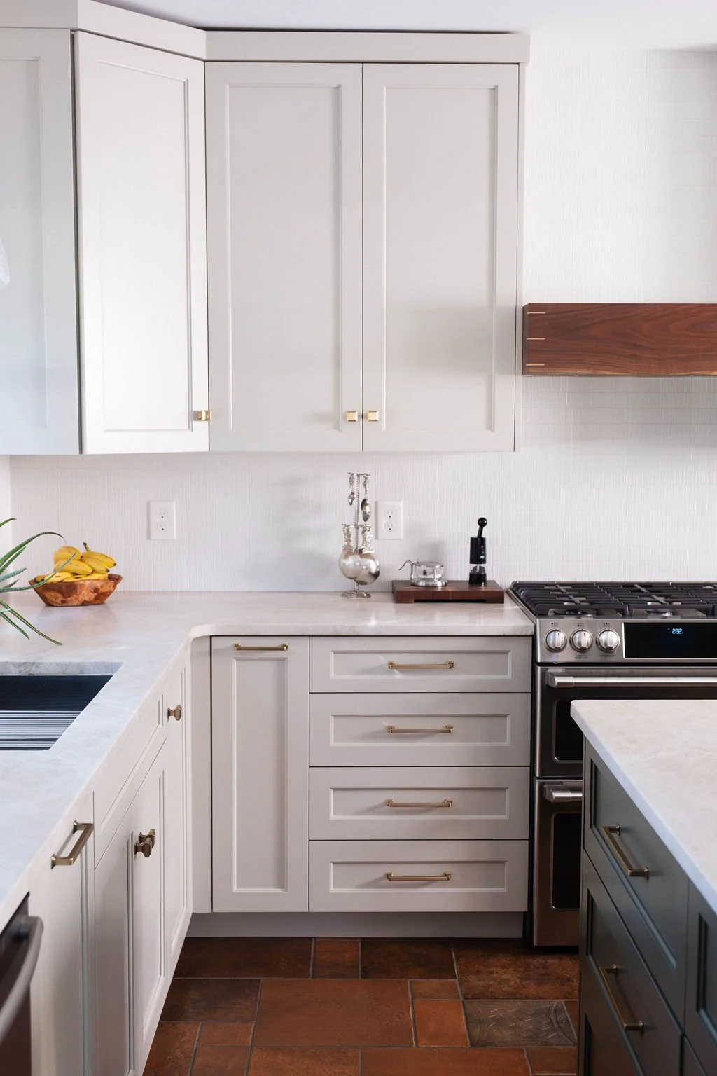 white-kitchen-cabinets.jpg