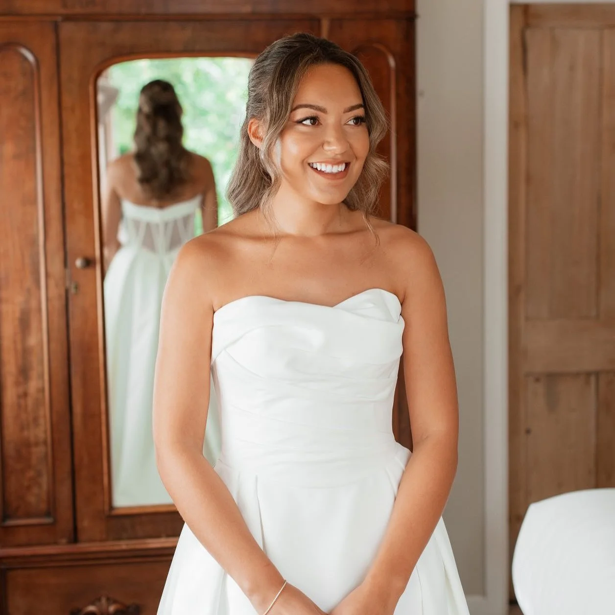 🌼I love receiving sneak peeks from my brides🌸

This is my beautiful bride Jade from her wedding morning on saturday @nancarrowfarmwedding @nancarrowfarm She wanted natural to neutral makeup to enchance her features with a soft but flawless finish! 