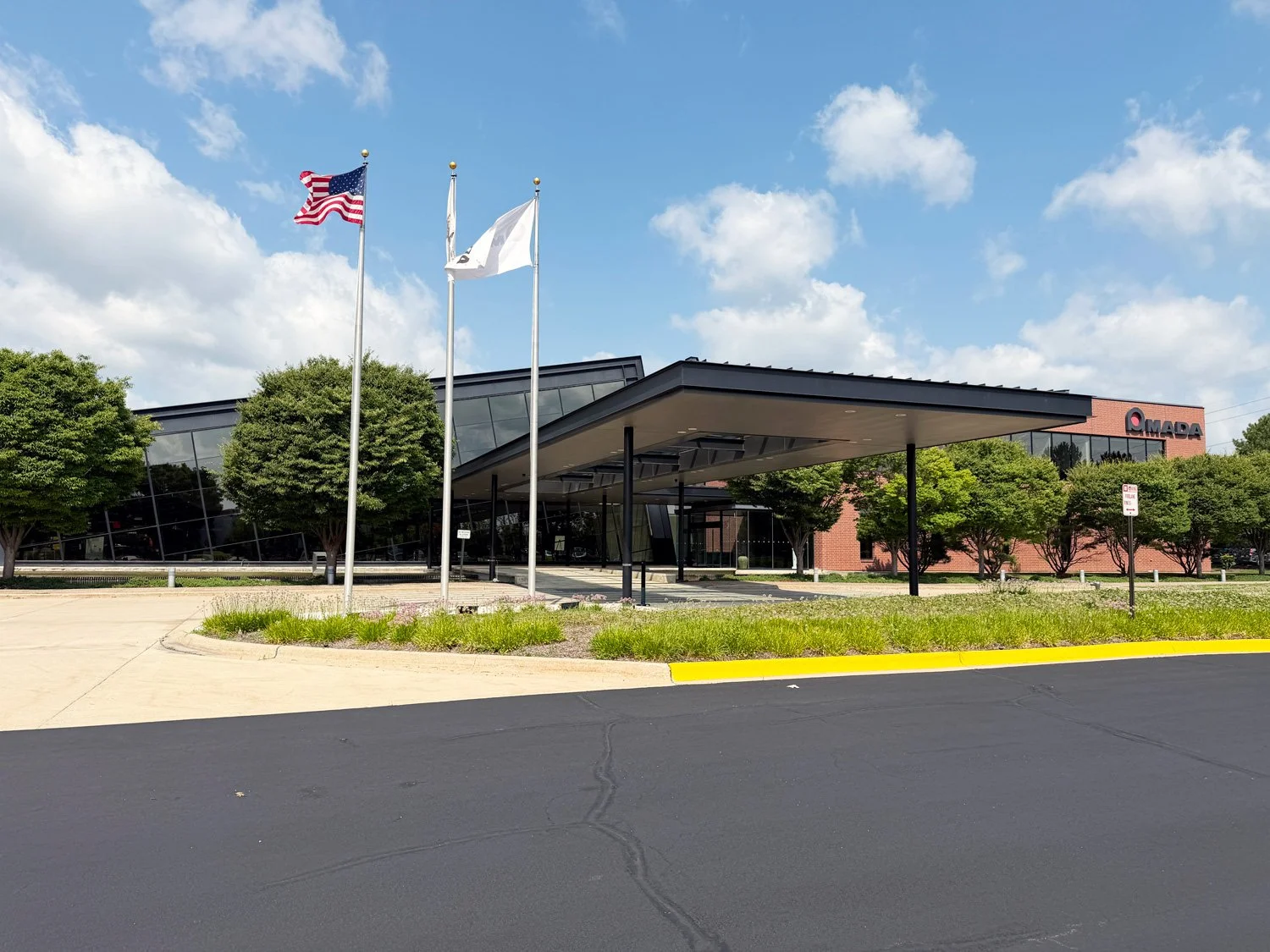 AMADA-1-EXTERIOR.jpg