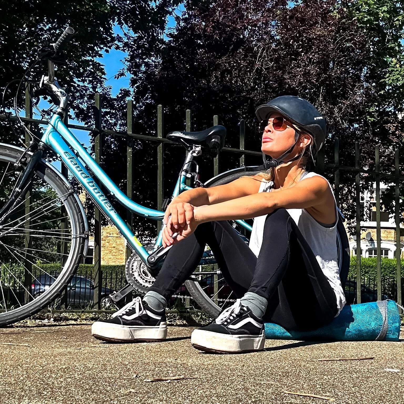 Friday morning goals ✔️🧘&zwj;♀️🚲 🙌☀️

#FridayFeeling #SunshineInLondon #ItsTheWeekend #FridayGoals #FridayVibes #Friyay #YogaFriday