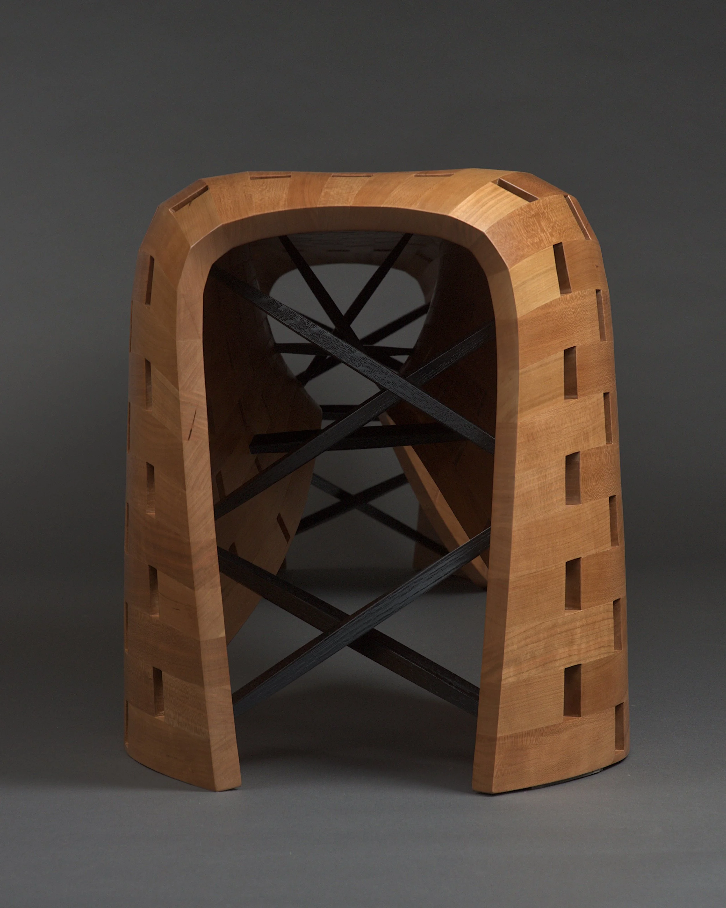 Peanut Bench from end showing the stretchers underneath