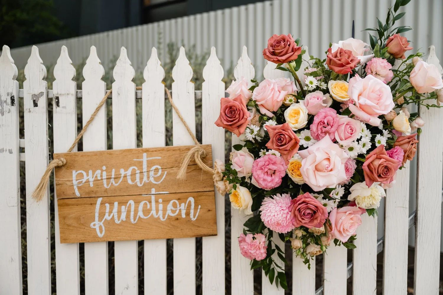 Janelle Bond Flowers — photo 15 of 18
