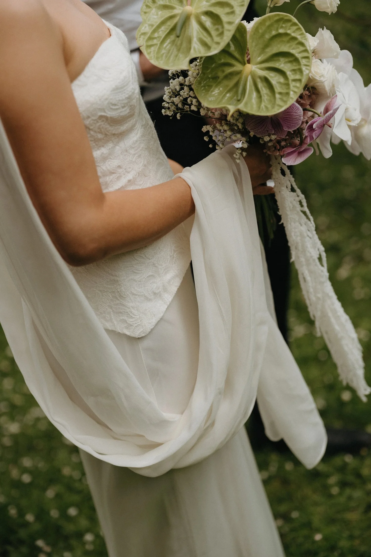 Janelle Bond Flowers — photo 7 of 18