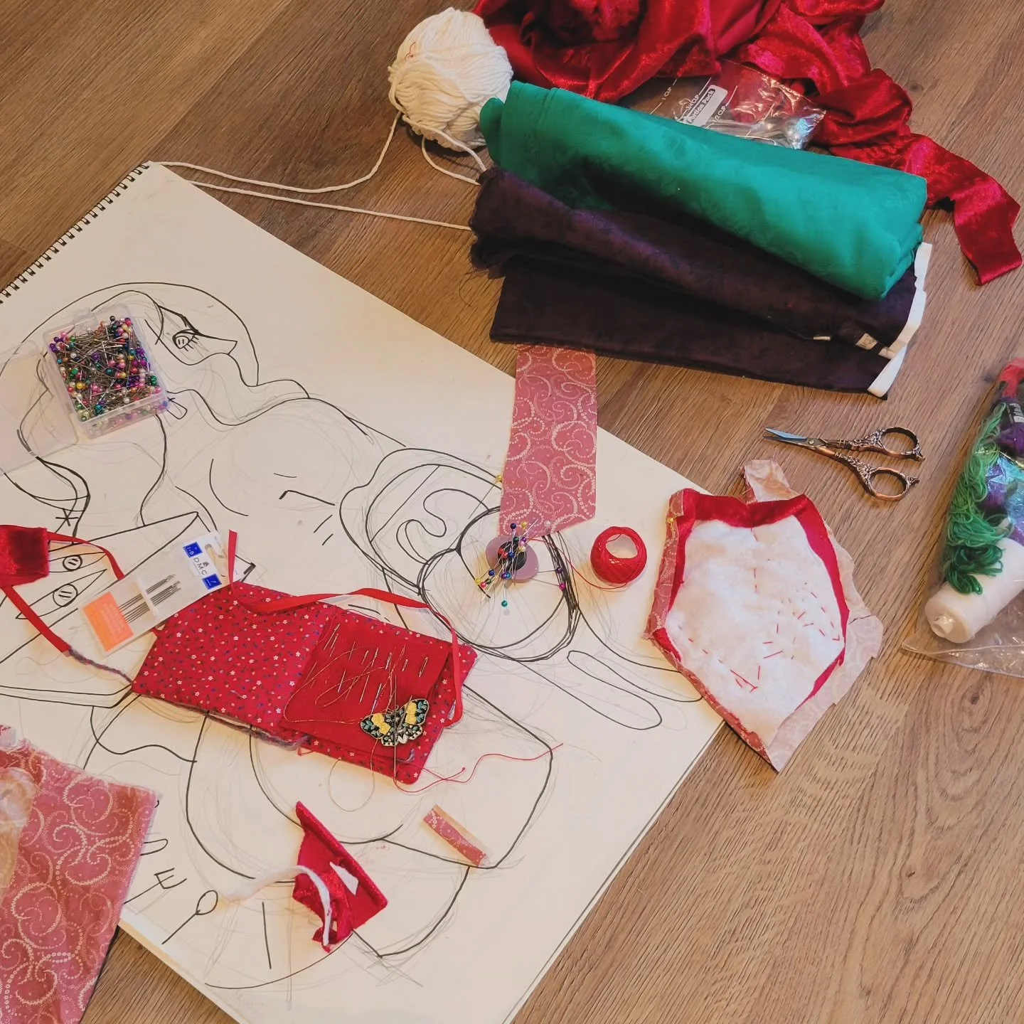 I've been thinking about soft textile meat and the draping of viscera. You could say I'm working on something special. I'm getting ever so close to finally figuring out what I want to do with my art. It's something sensual and yet uncanny. Think back