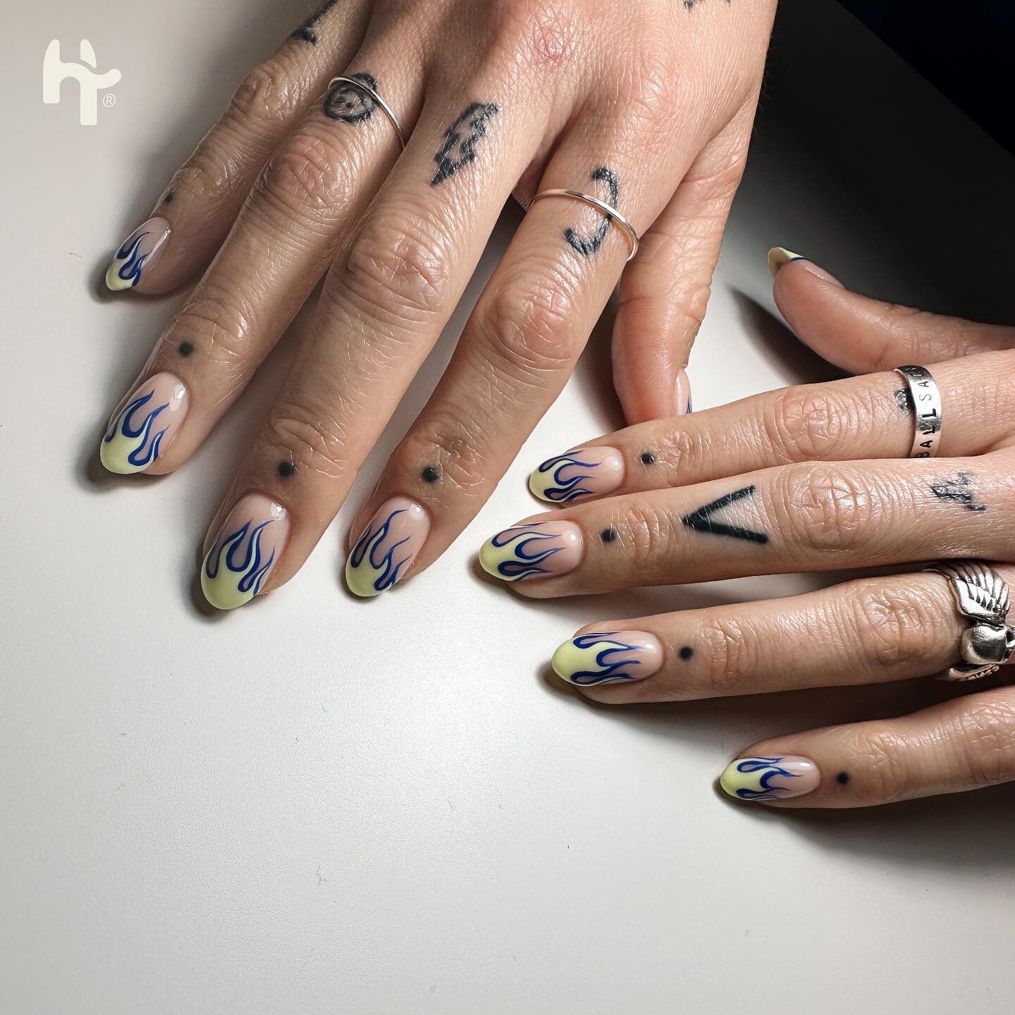 Biab with flames🔥 for @eatmieliesweirdillustration #nails #nailart #nailartstudioutrecht #utrecht #hotspotutrecht #biab #biabutrecht