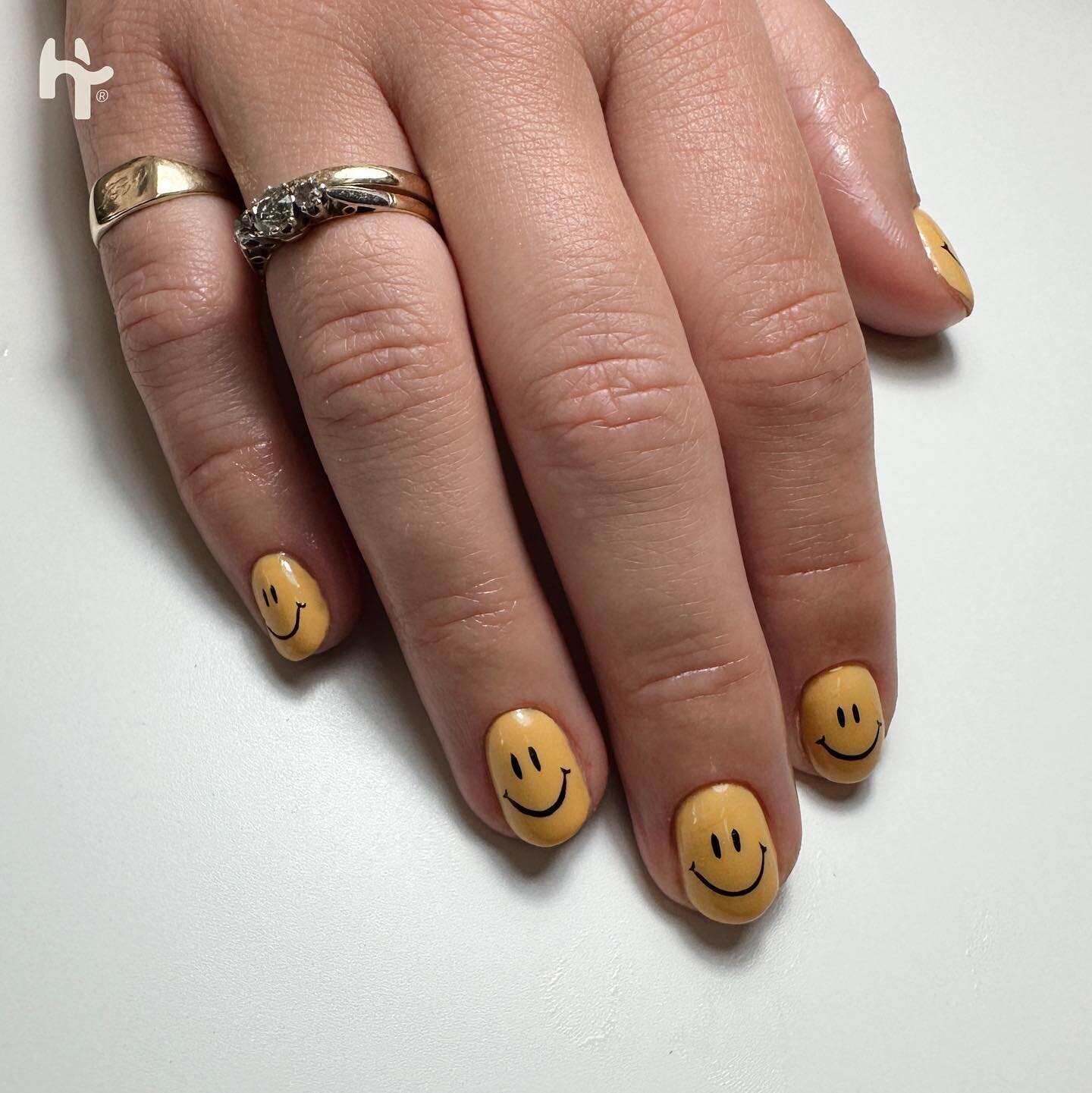 Smile 😊 #nails #nailart #smileynails #utrecht #nagelsalonutrecht #nailartstudio