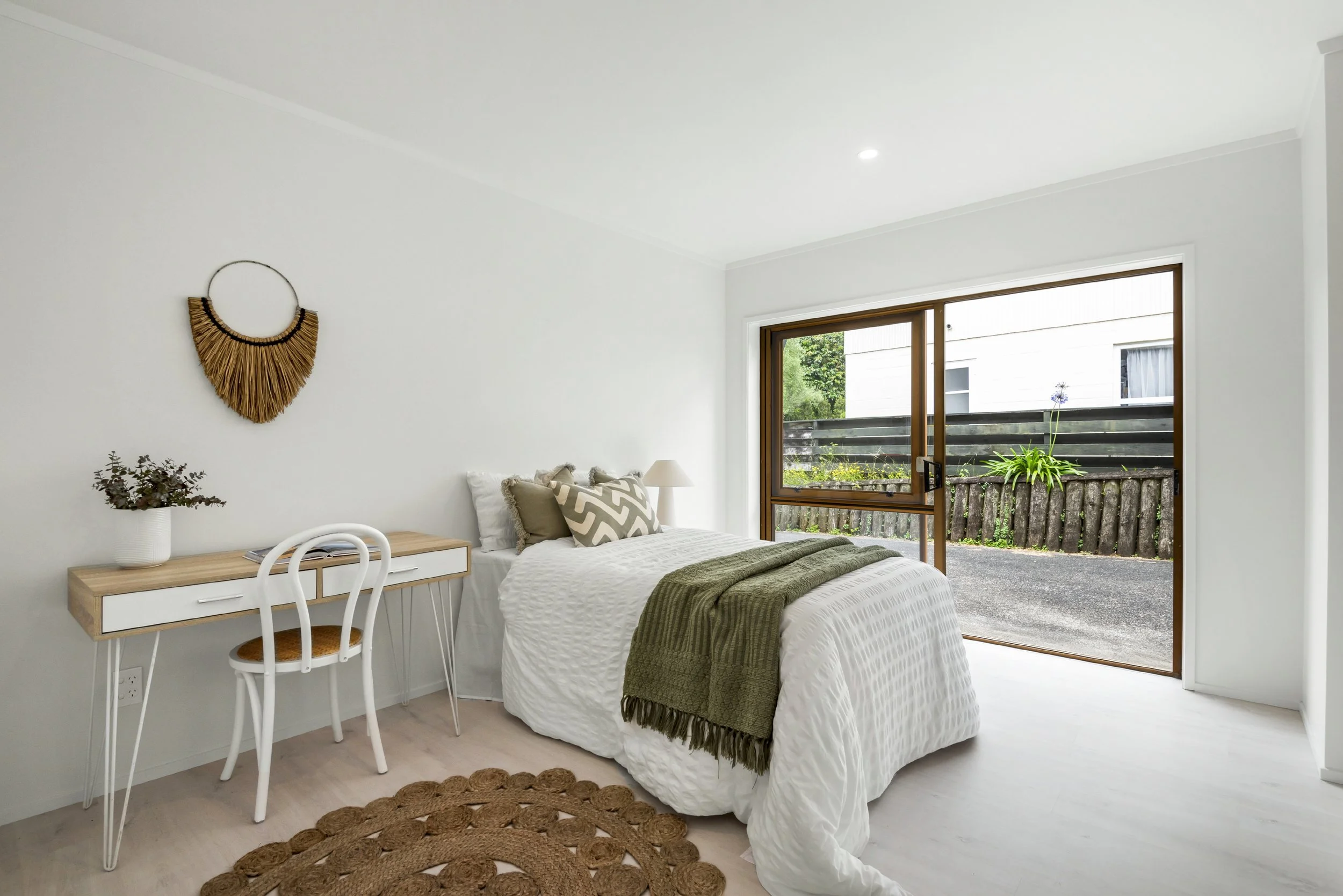 1-27 Knightsbridge Dr-38.jpg
