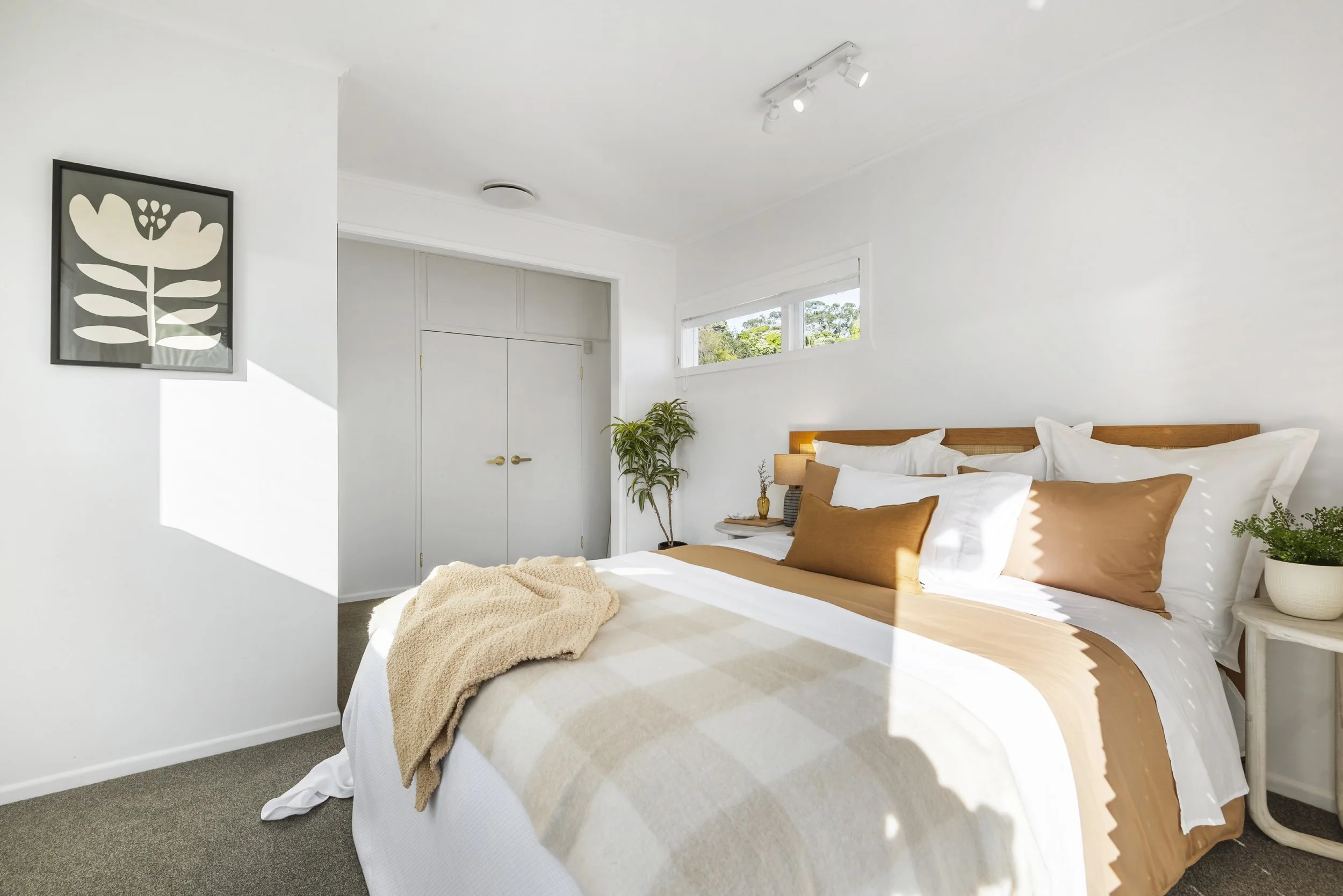13 Howard Rd-37.jpg