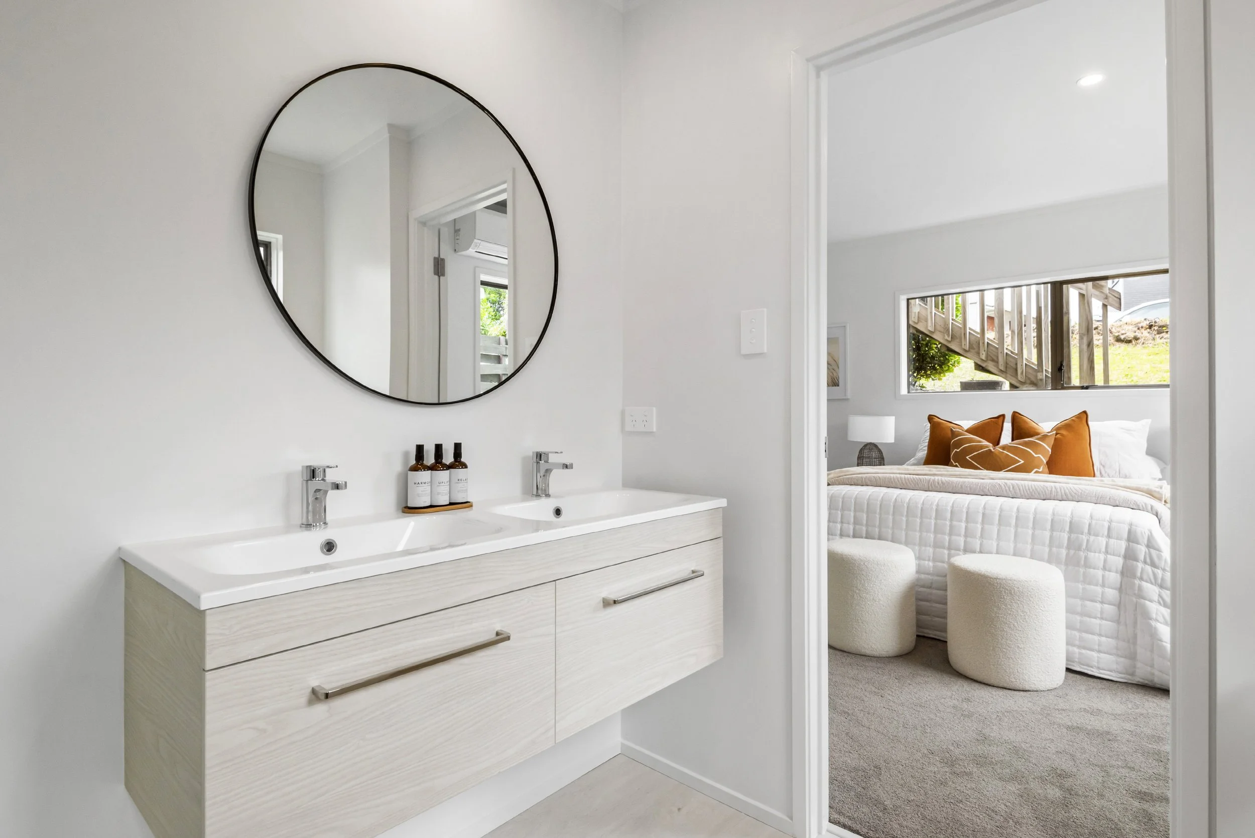 1-27 Knightsbridge Dr-37.jpg