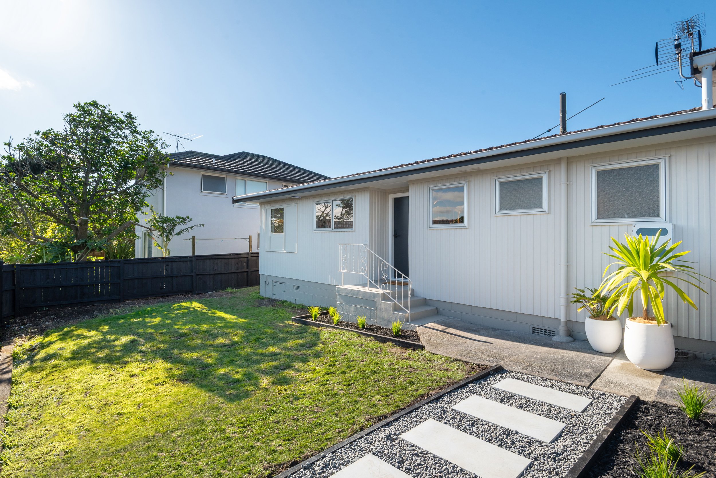 1A Hart Rd-22.jpg