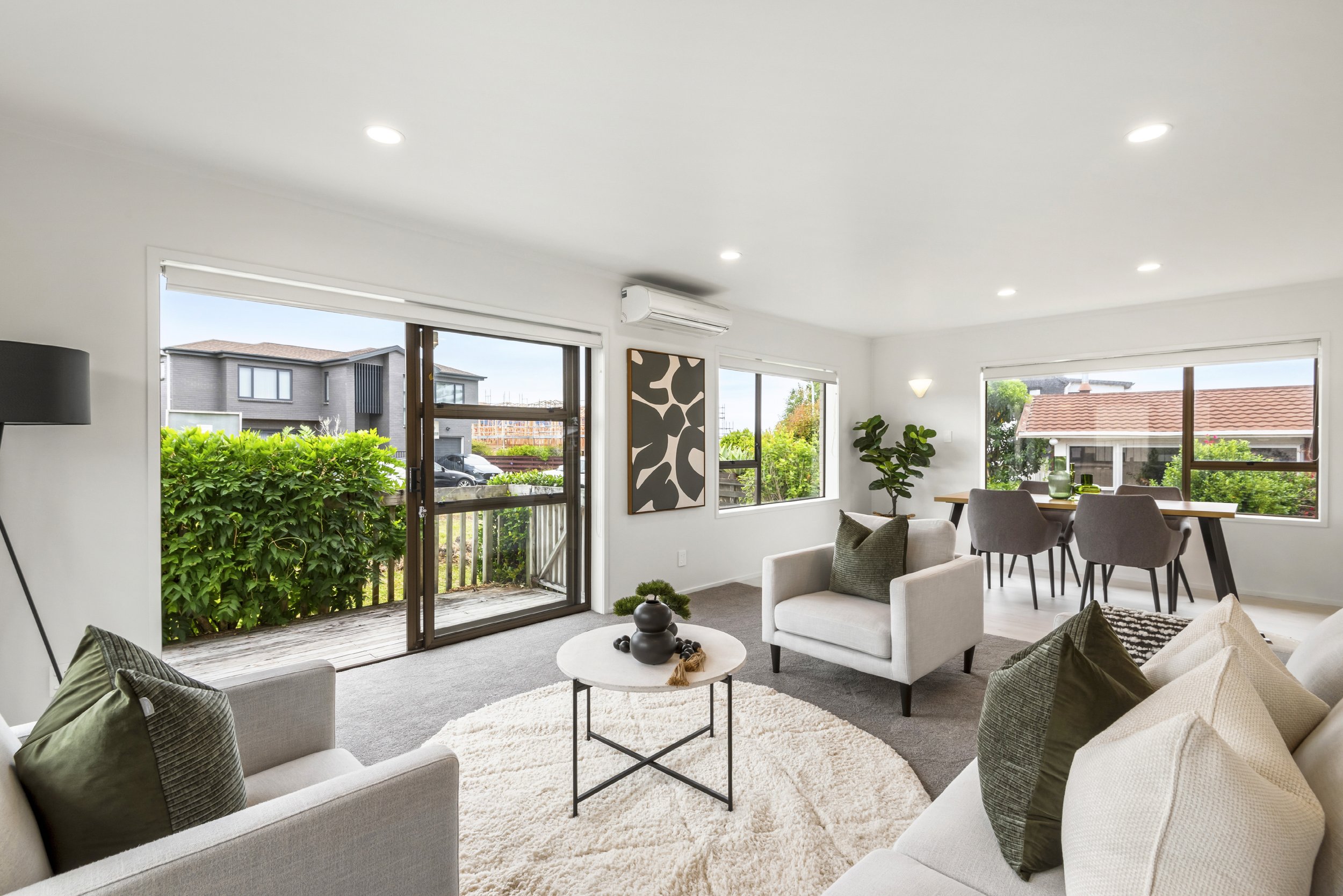 1-27 Knightsbridge Dr-24.jpg