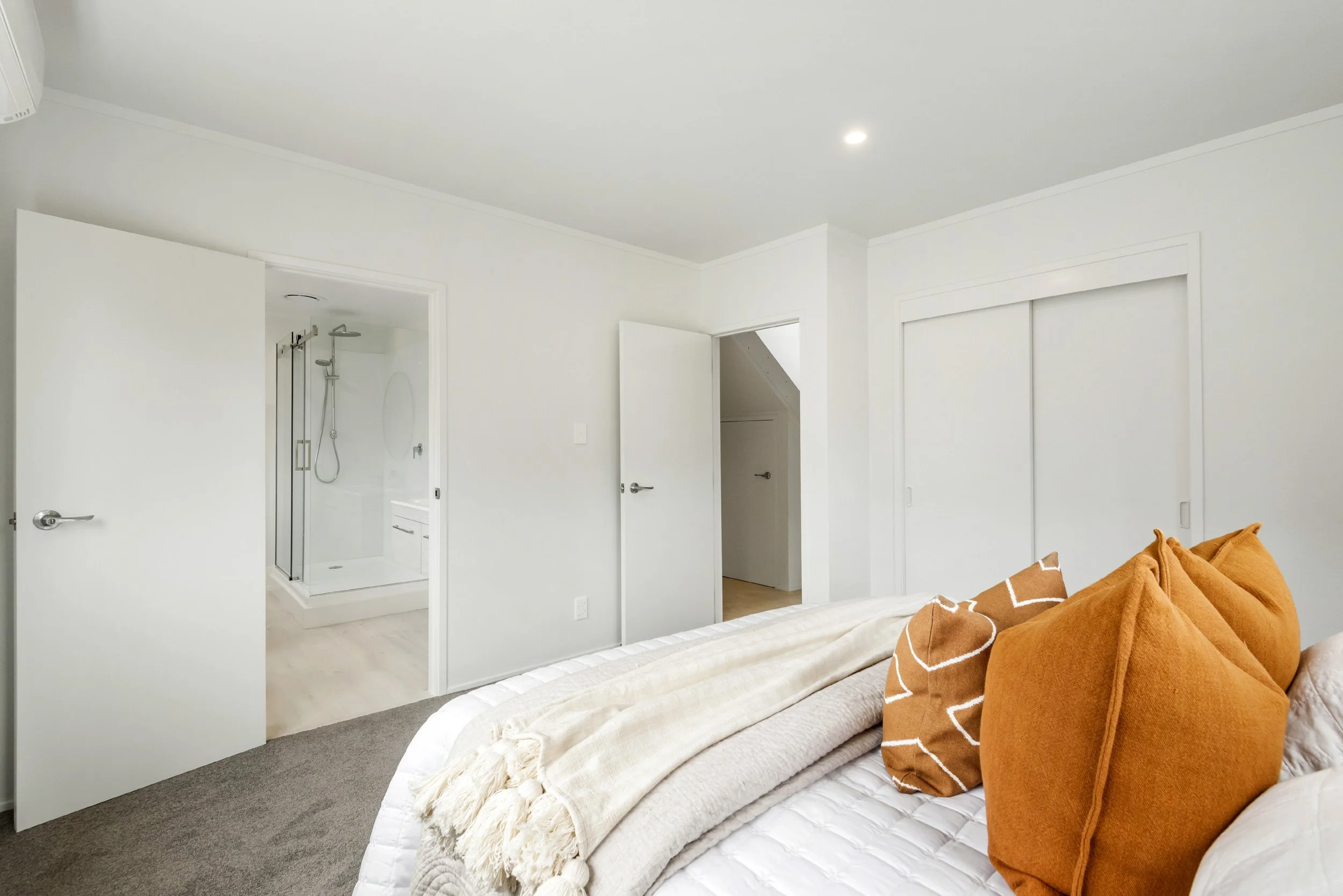 1-27 Knightsbridge Dr-36.jpg