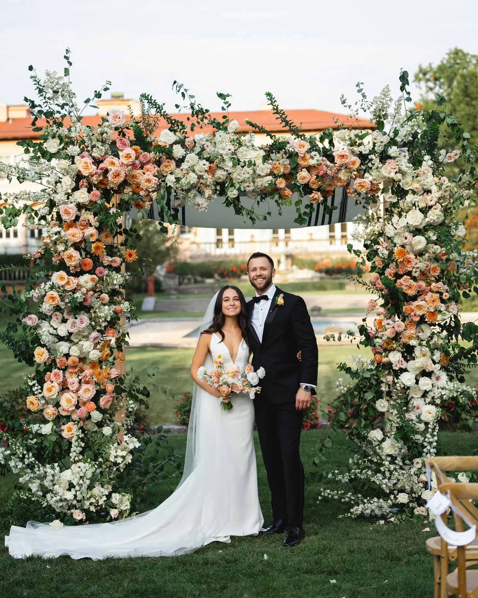 How to Get Married at Cuneo Mansion and Gardens