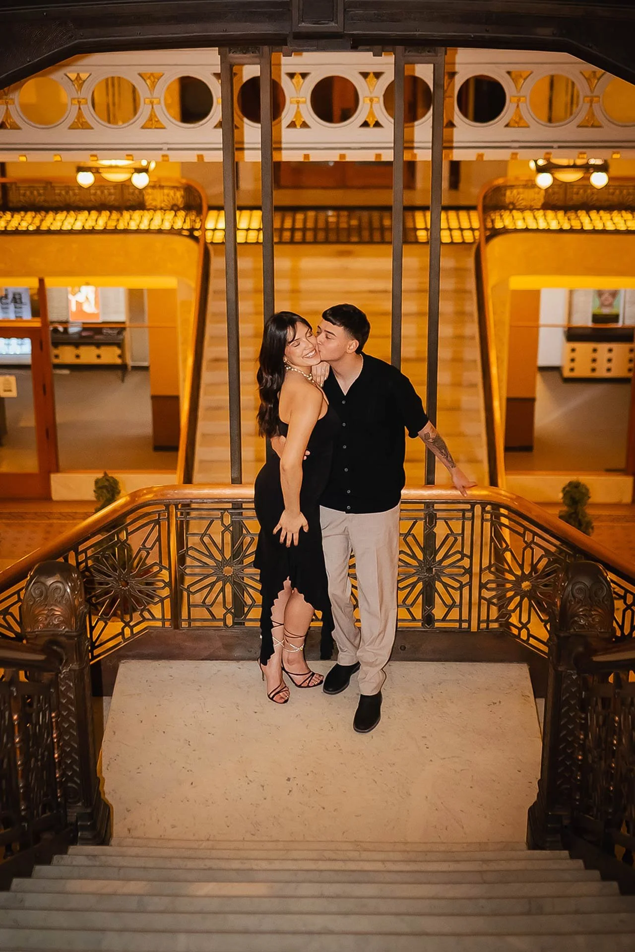 What-to-Wear-for-Engagement-Photos-in-Chicago-Caleb-schaftlein-photography6.jpg