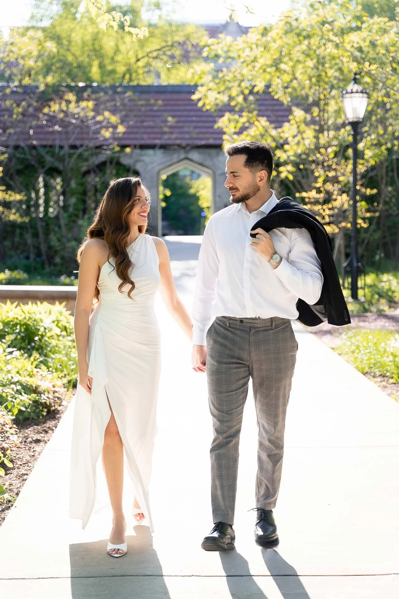 What-to-Wear-for-Engagement-Photos-in-Chicago-Caleb-schaftlein-photography12.jpg