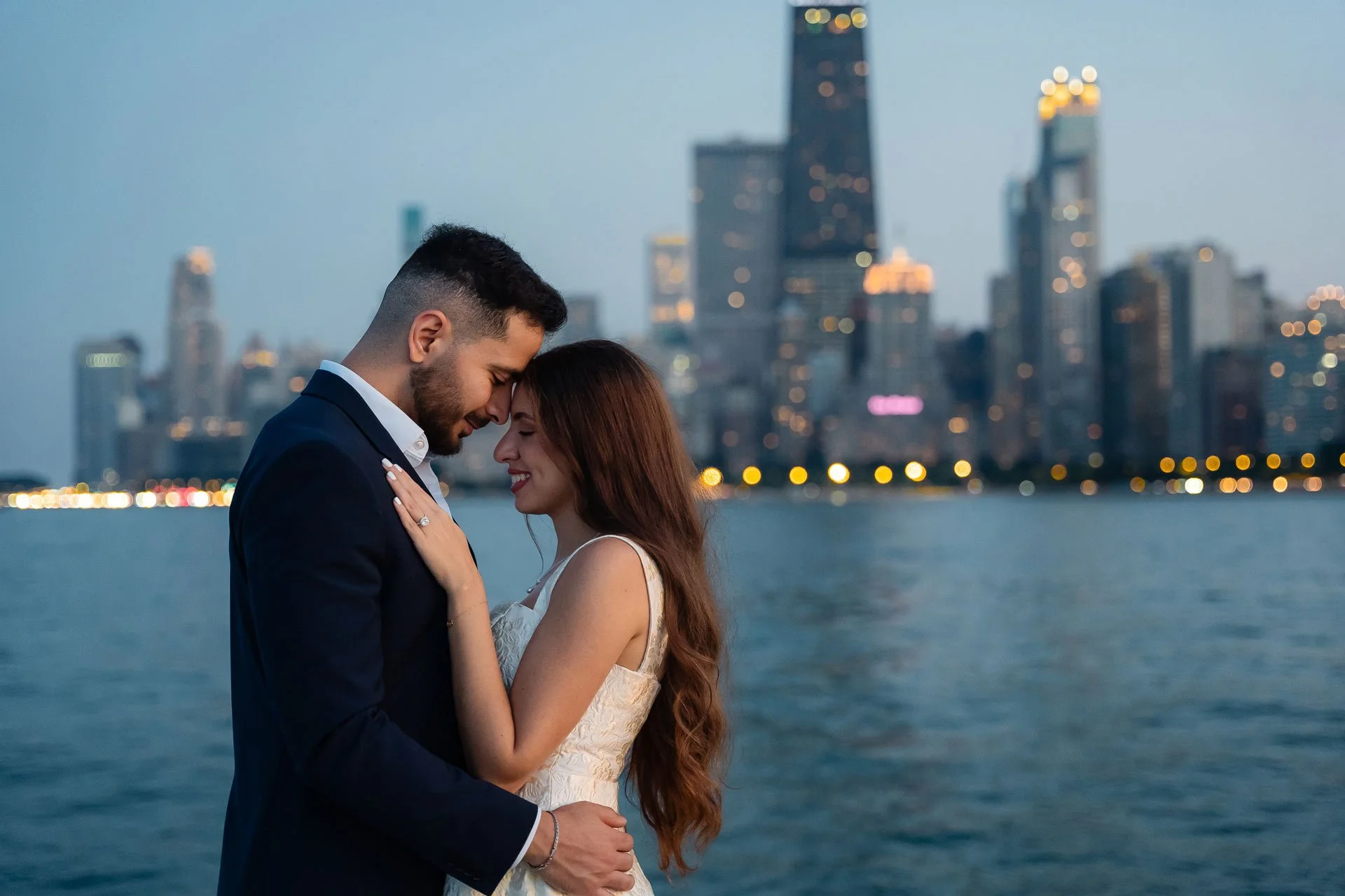 What-to-Wear-for-Engagement-Photos-in-Chicago-Caleb-schaftlein-photography14.jpg