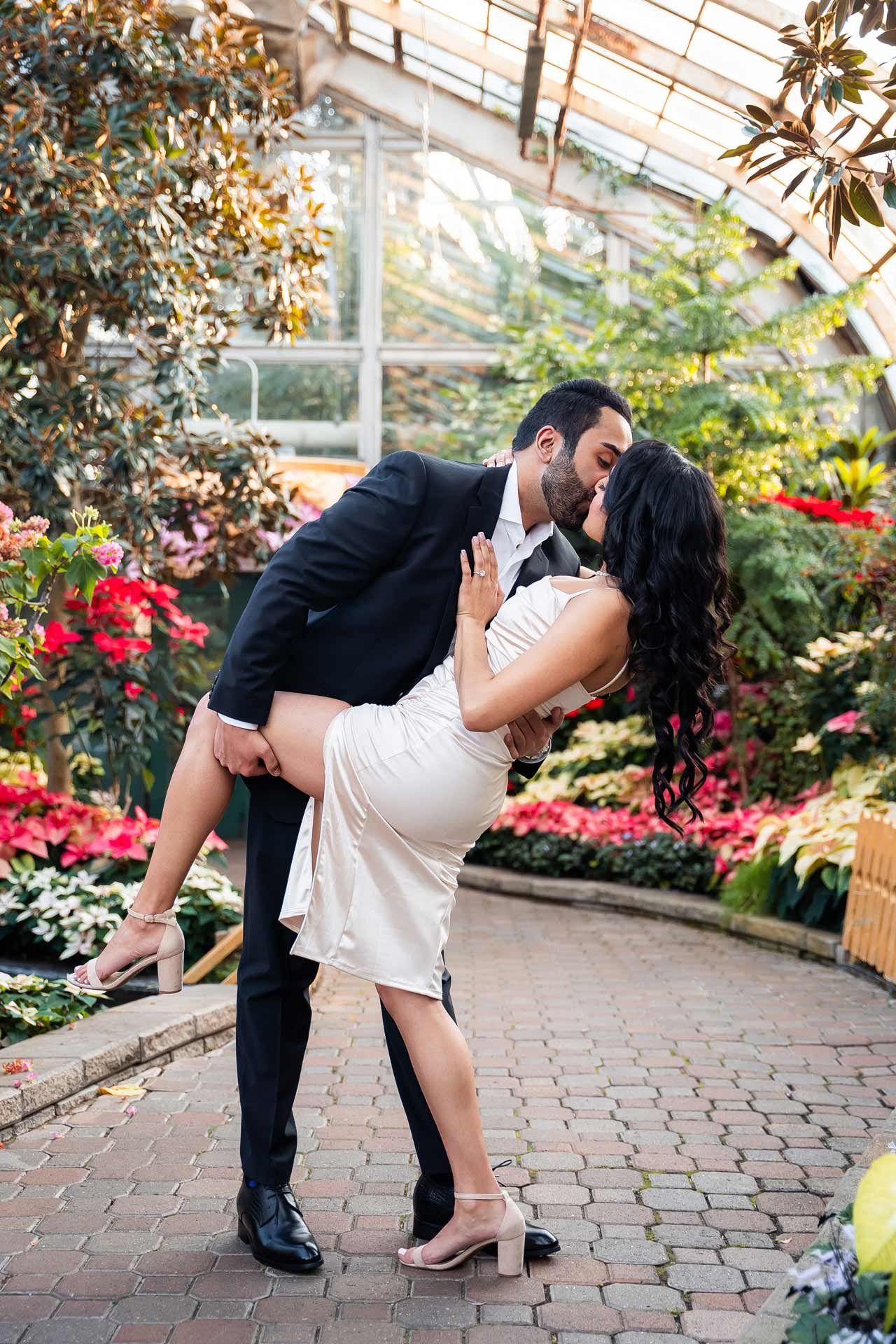 What-to-Wear-for-Engagement-Photos-in-Chicago-Caleb-schaftlein-photography22.jpg