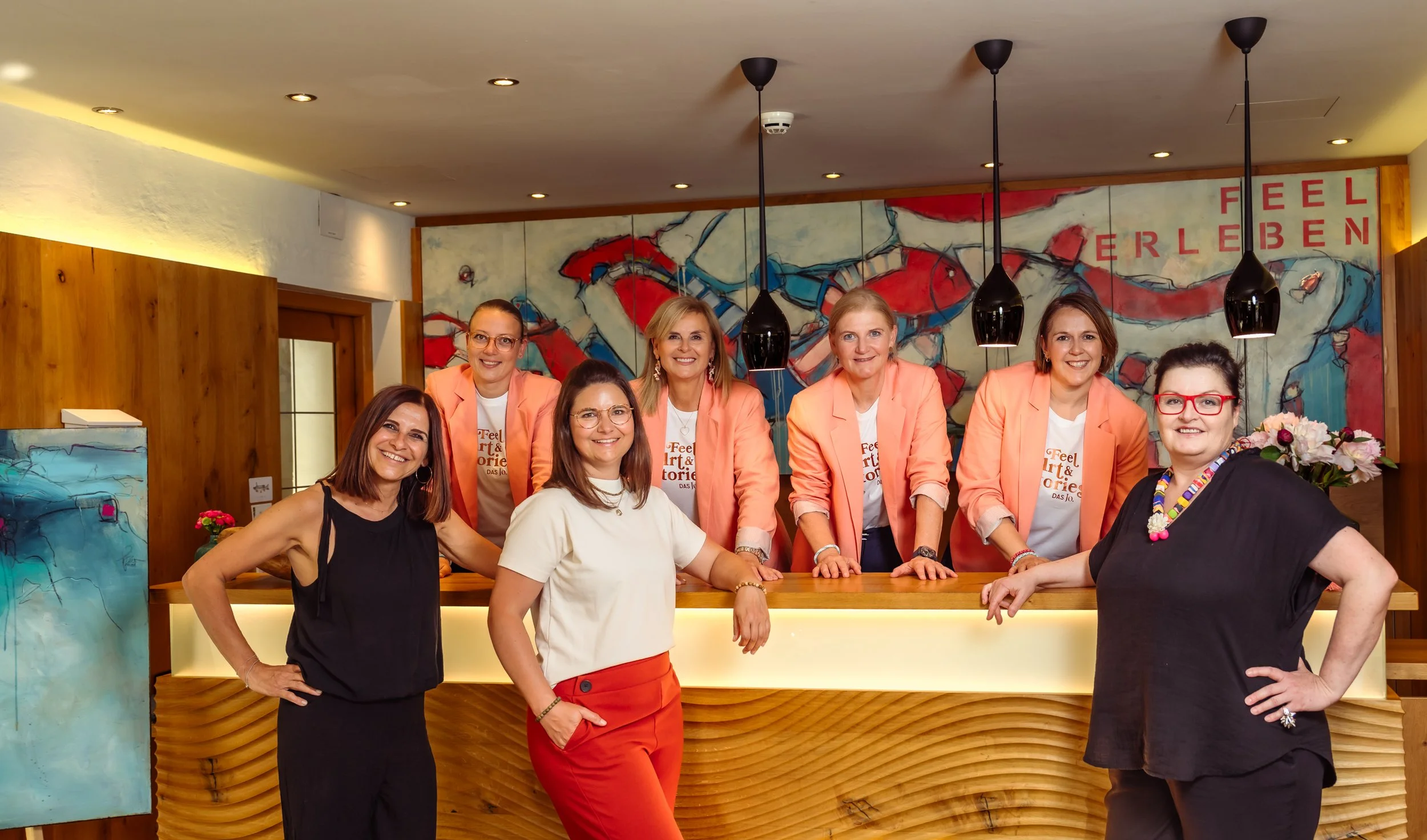 Das JO - Vernissage 280526 Künstlerinnen und JO. Team.jpg