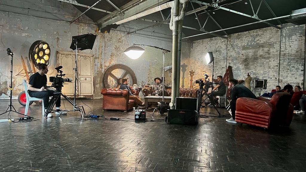 Peaky Blinders BTS.jpg