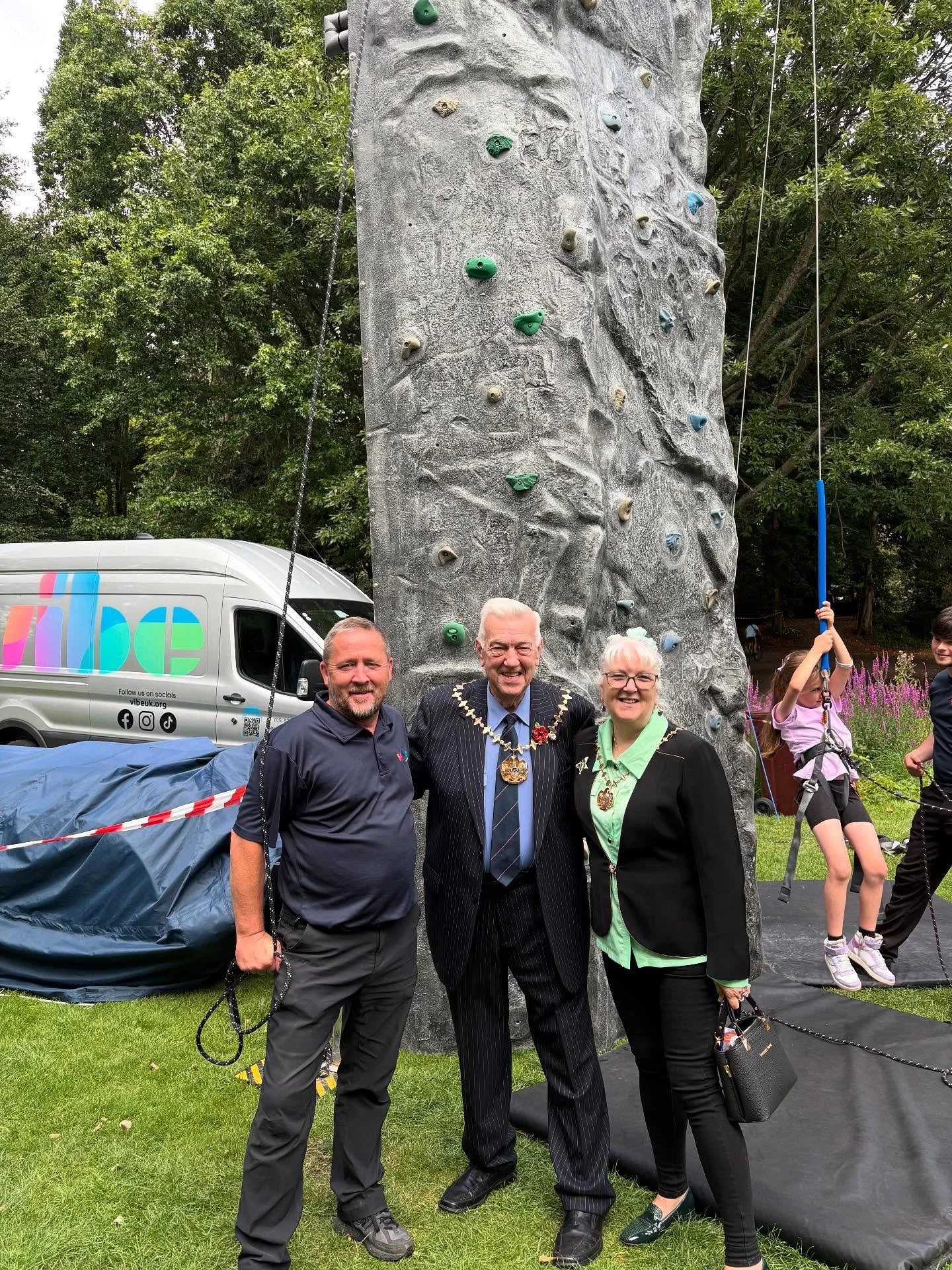 BRILLIANT day at #CourtHeyPark for the #FeelgoodFestival! Thanks for the support Mayor and Mayoress of Knowsley along with every person who donated, took part in the activities and spread the word about our amazing #charity @vibeukorg 👏🧗
Looking f