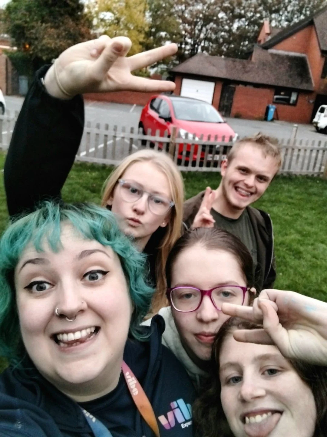 Friendships, fun and feeling like you belong 💚
That’s what INC Halton is all about; a welcoming Friday night group for SEN young people (17–25) where strong friendships and relationships with community grow every week.
🎲 Games and Quiz
