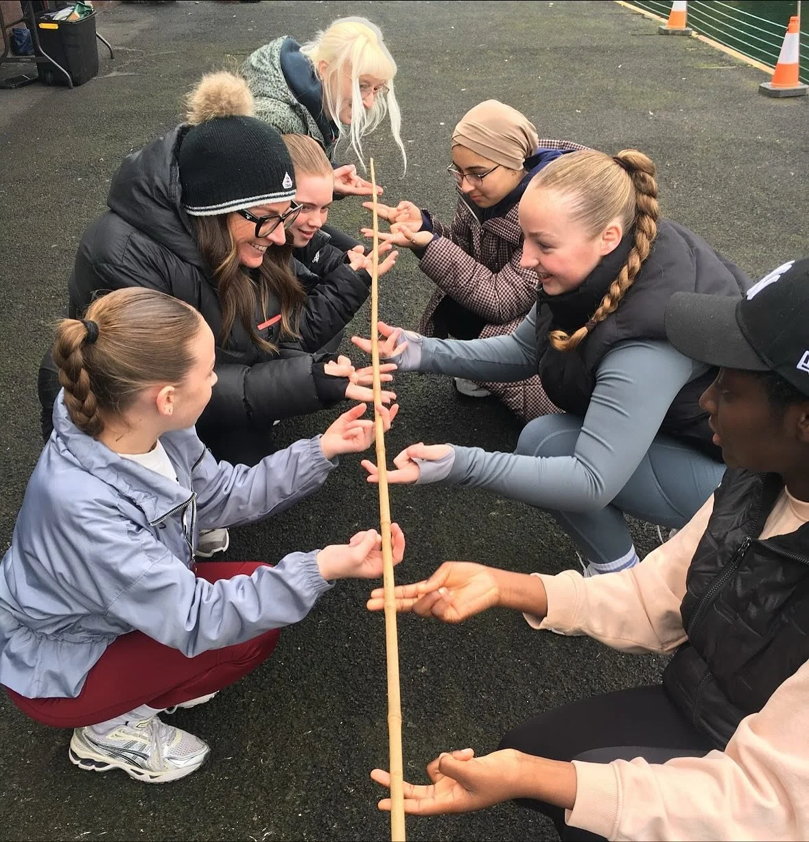 Amazing teamwork from @youthvoiceatalderhey during their visit to #VibeOutdoors! This session was part of our #AdventuresAwayfromHome #AAFH funding from @uk.youth and allowed young people to engage in a variety of outdoor experiences! 🍃🛶🧩

@vibeuk