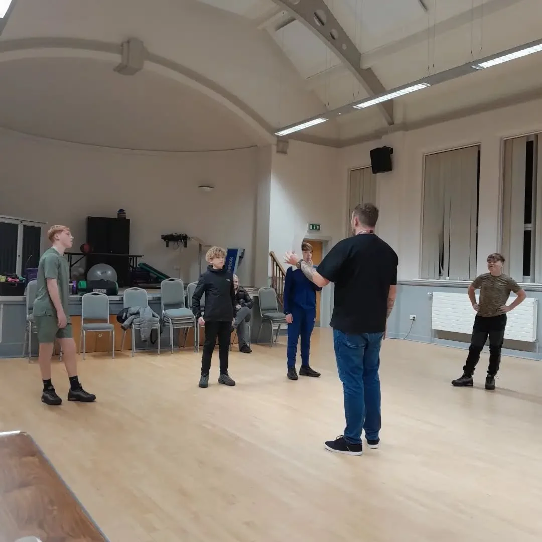 Our Positive Vibes Programme engaged well with our Consequence of Choice session last night, covering themes and discussions on knife crime, county lines and their place in society. Not long left until this cohort graduates the programme.🎉🎓