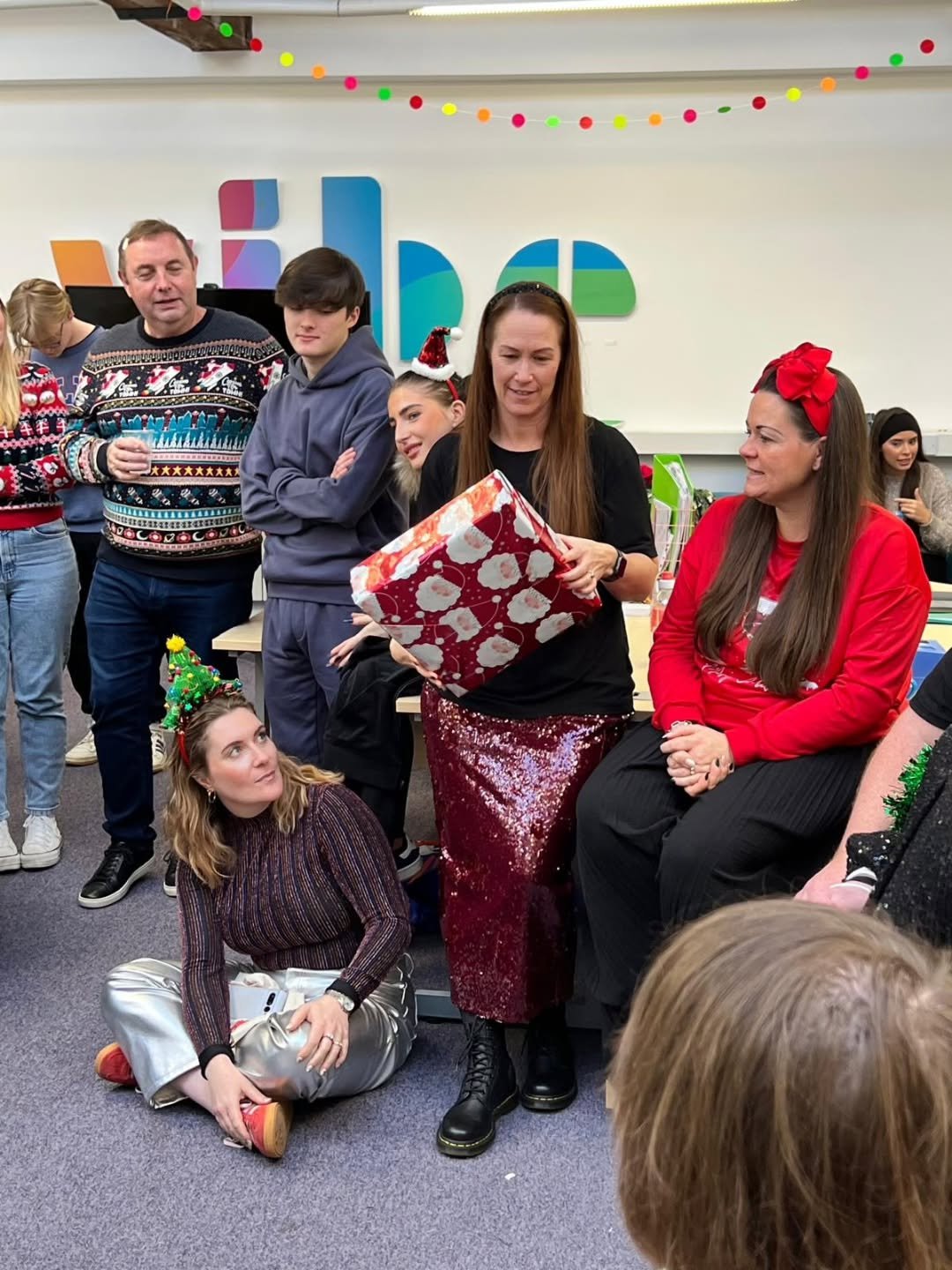Secret Santa, festive vibes, and some truly iconic Christmas jumpers ✨
We loved having everyone in the Vibe UK office today. What an amazing team we have 🎁💙
#VibeUK #YouthWork #FestiveVibes