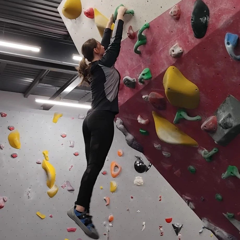 Great morning at the climbing hanger with our new cohort on the Positive Vibes Programme.
Each young person challenged themselves to try something new. 🧗 They put some personal goals and constructive plans in place for our time with them. 
#VibeOutd