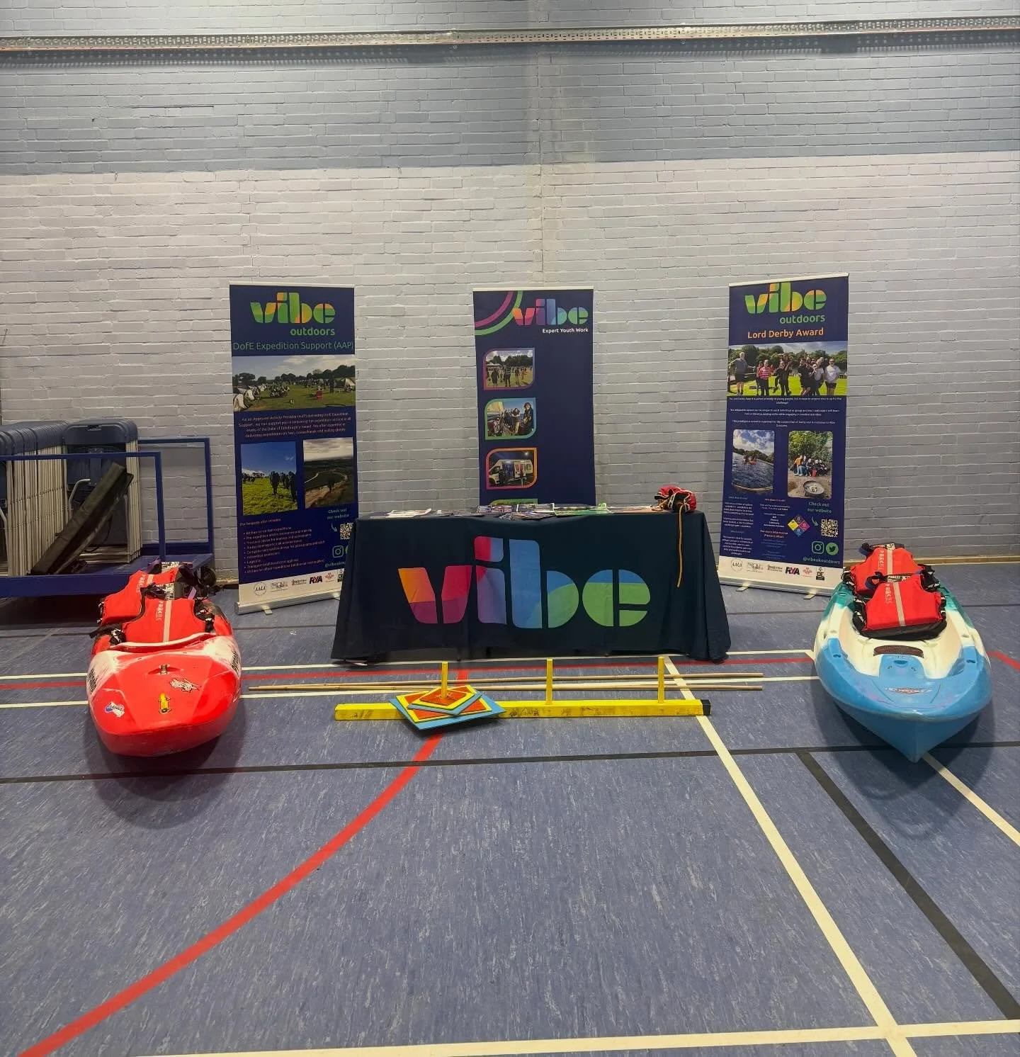 Today we visited @rainhillhigh to talk all things #YouthWork at their careers fair! It was a great way to meet their brilliant students, tell them about our offer and engage in some interactive activities! 

@vibeukorg #VibeUK #VibeOutdoors #AALA #LO