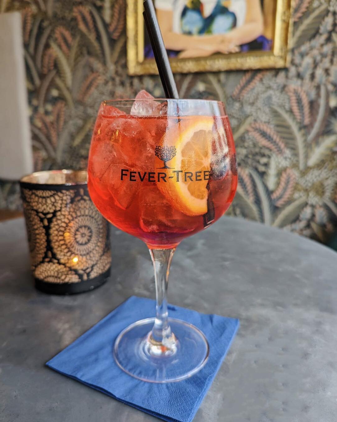 Brockwork Orange!🍹☀️

A blend of Brockmans, Blueberry syrup and Fever Tree Blood Orange soda 😍

#TenGreenBottles #TGB #GinBar #CocktailBar #CraftBeerBar #CoffeeShop #SummerVibes